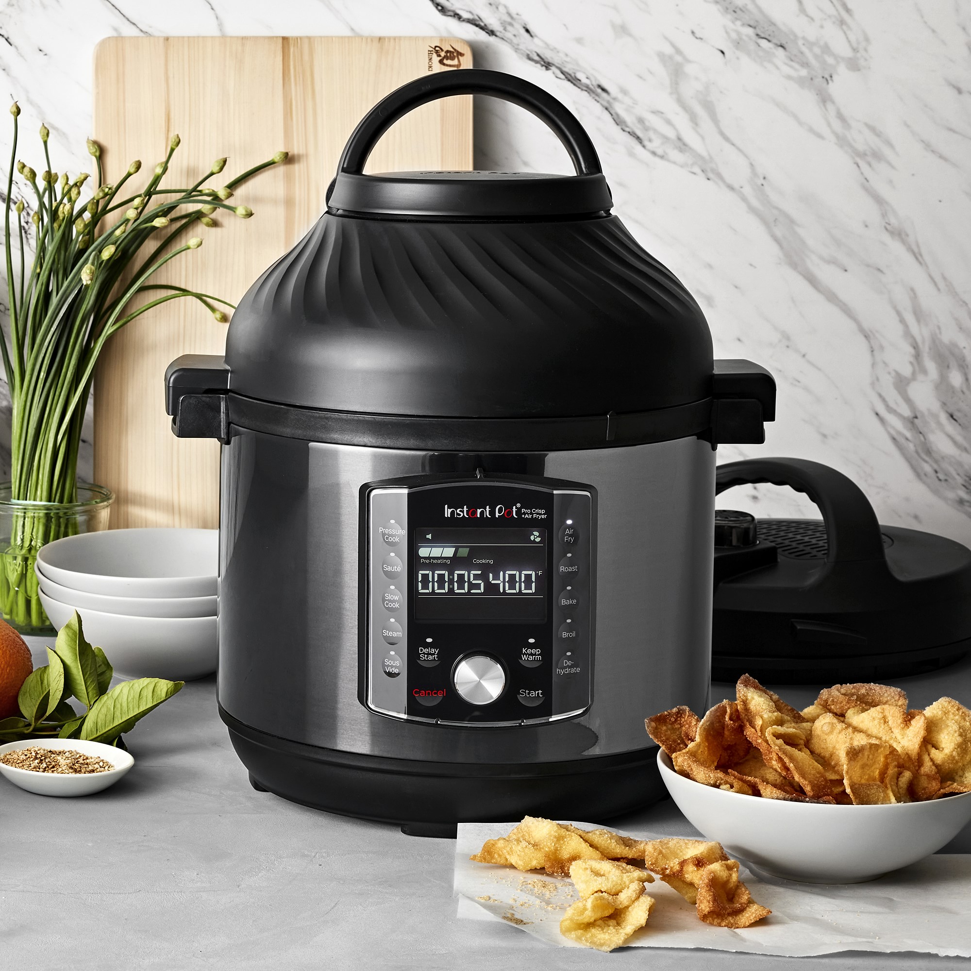 Instant Pot Pro Crisp Pressure Cooker & Air Fryer. 8-Qt.