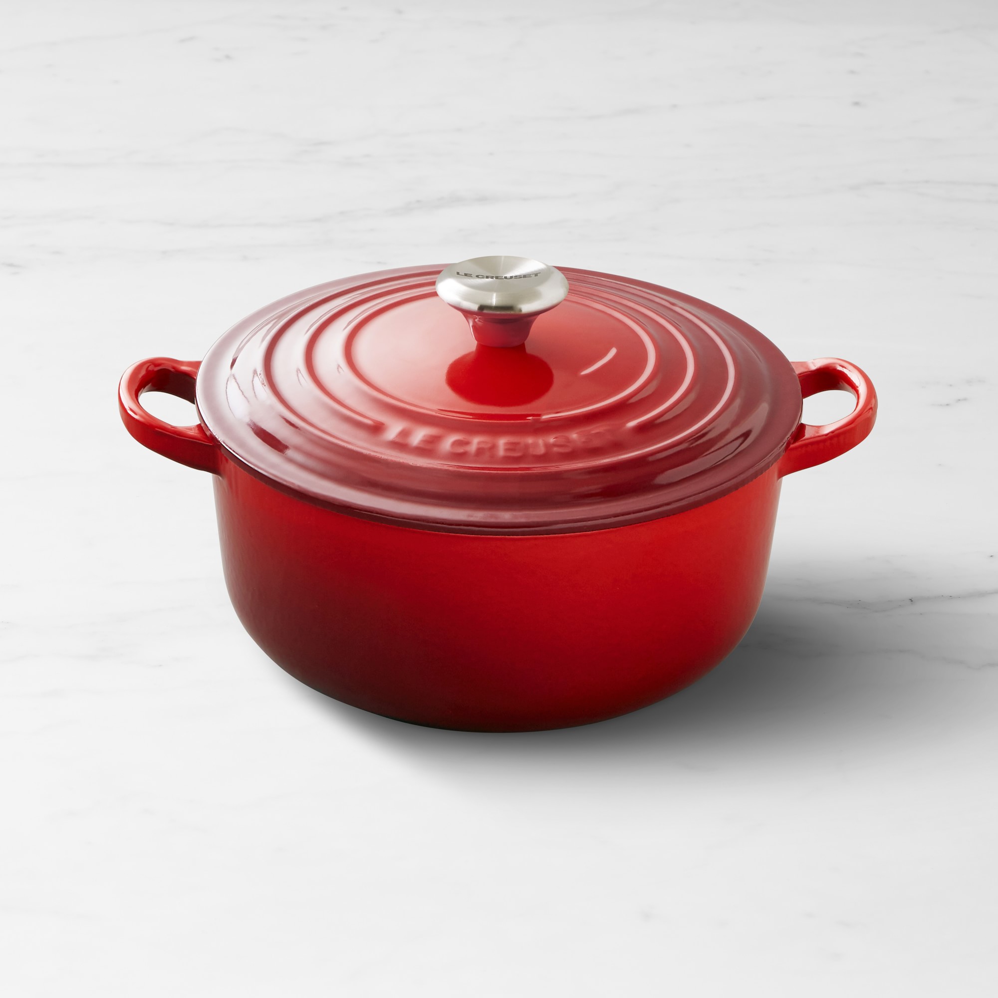 Signature Enameled Cast Iron Round Oven. Red. 2-Qt.