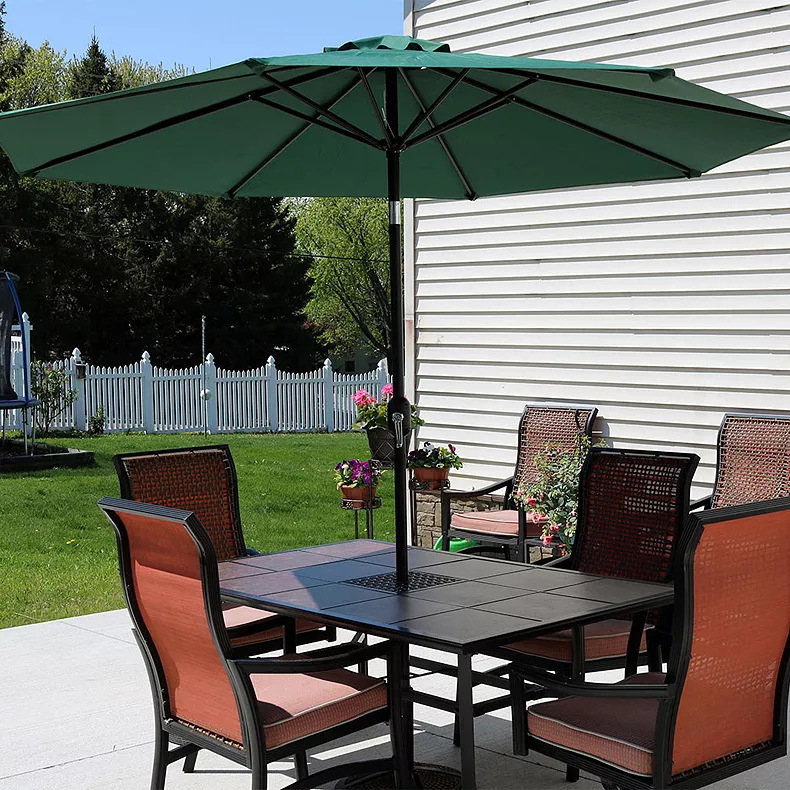 Sunnydaze 9′ Aluminum Patio Market Umbrella with Tilt and Crank
