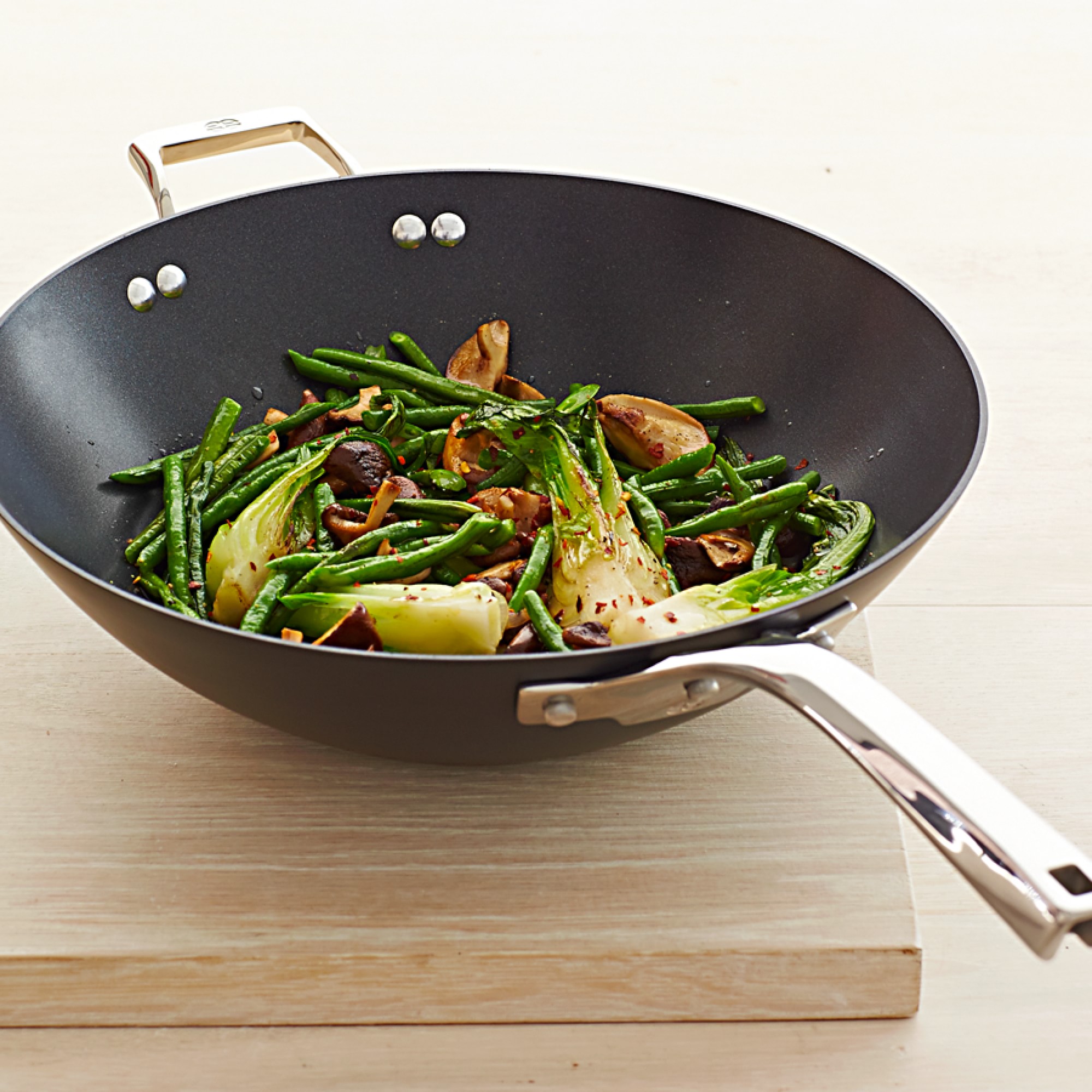 Calphalon Elite Nonstick Wok. 5 oz.