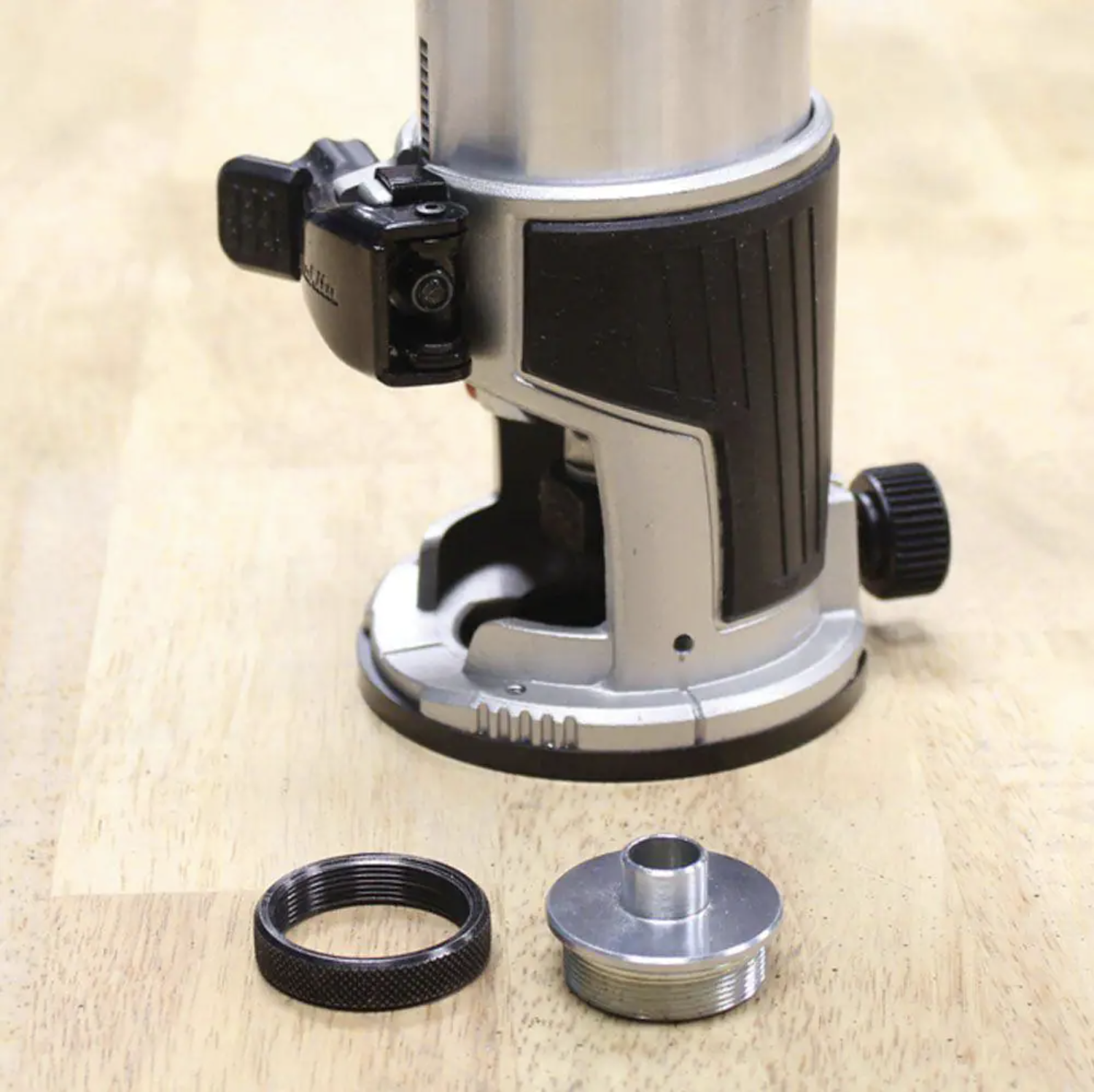 Makita 6.5 Amp 1-1/4 HP Corded Plunge Base Variable Speed Compact Router Kit RT0701CX7