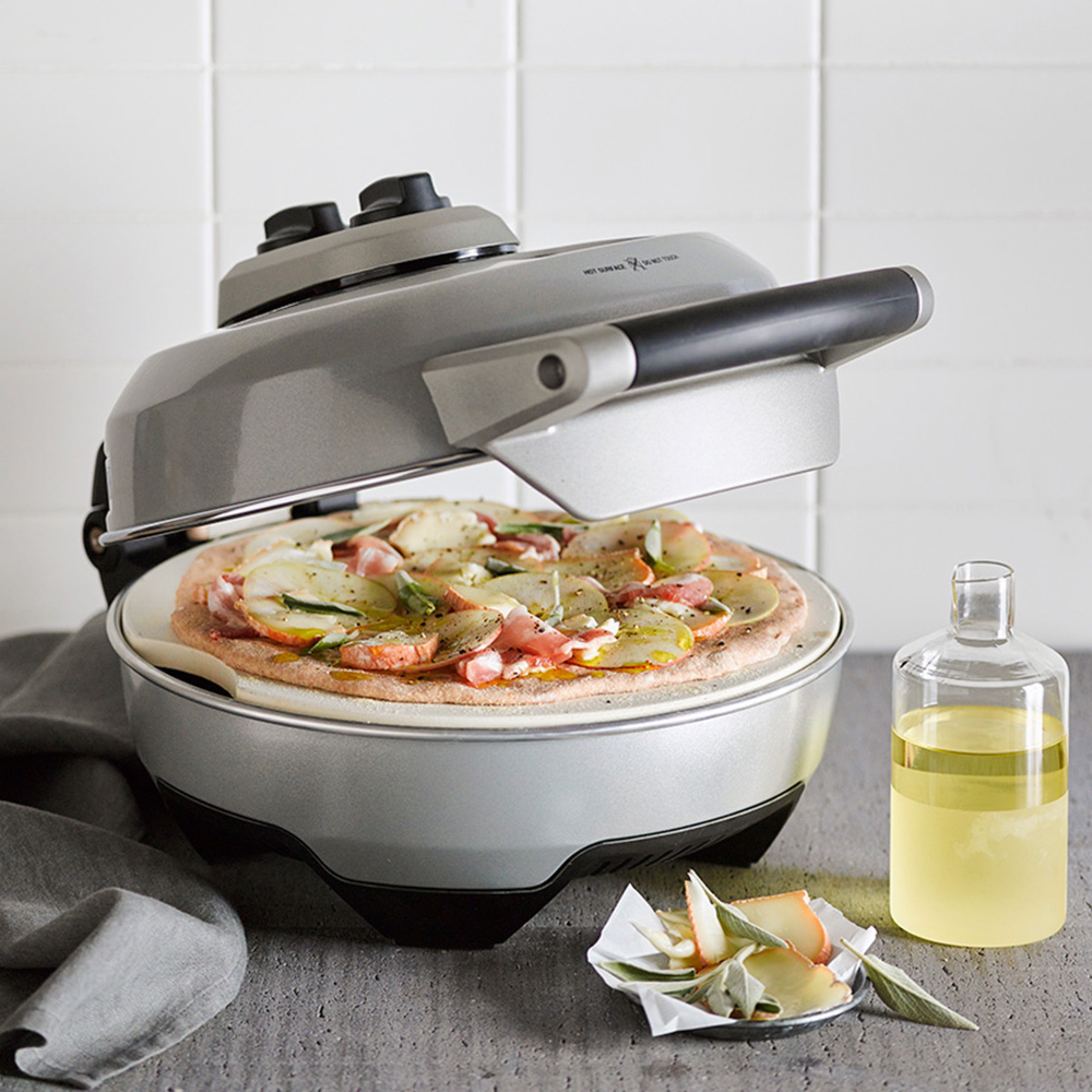 Crispy Crust Pizza Maker BPZ600XL