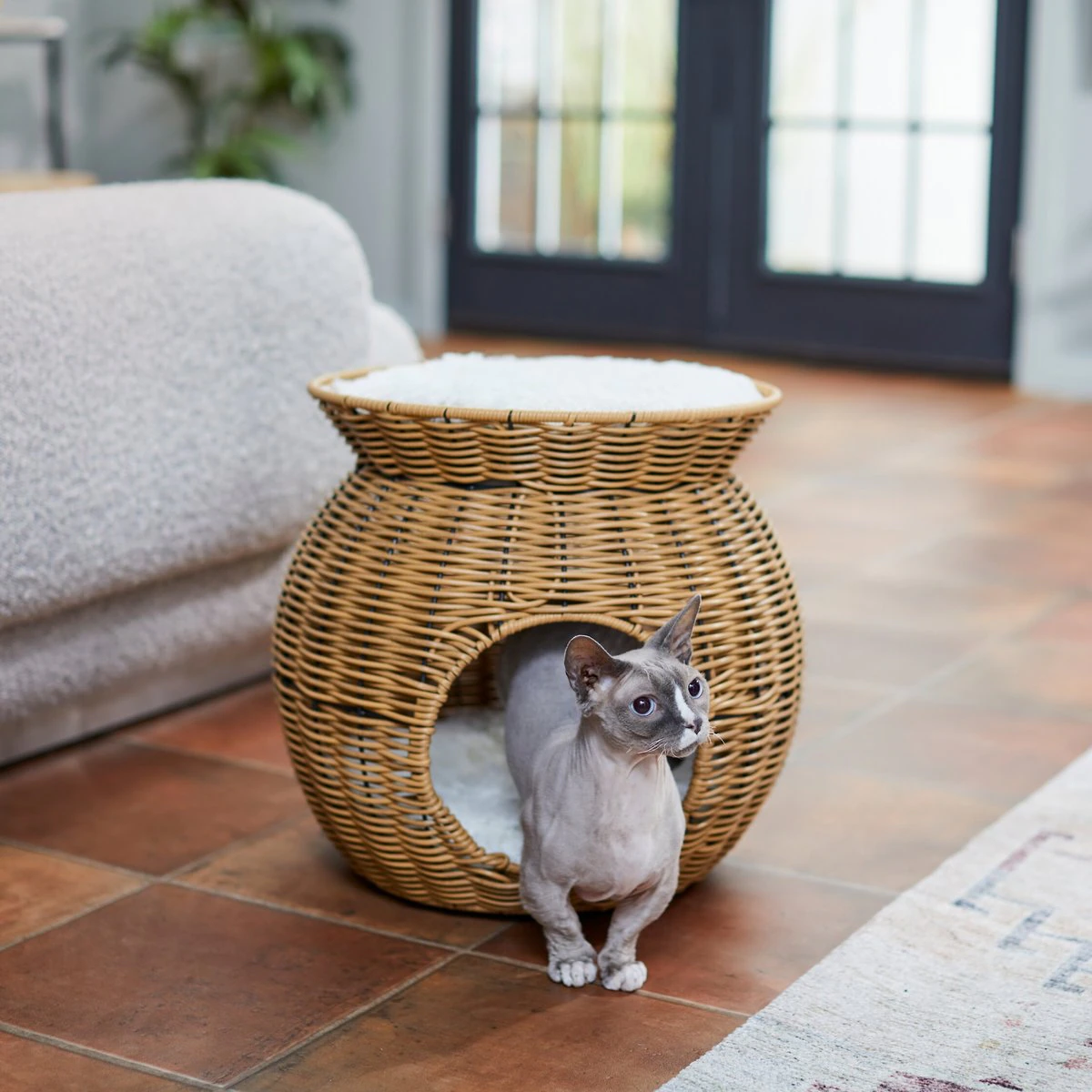 Frisco Round Wicker Cat Condo with Top Perch. Natural