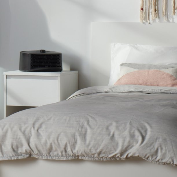 Honeywell HEPA Air Purifier. Small Rooms 90 Sq. Ft . Black