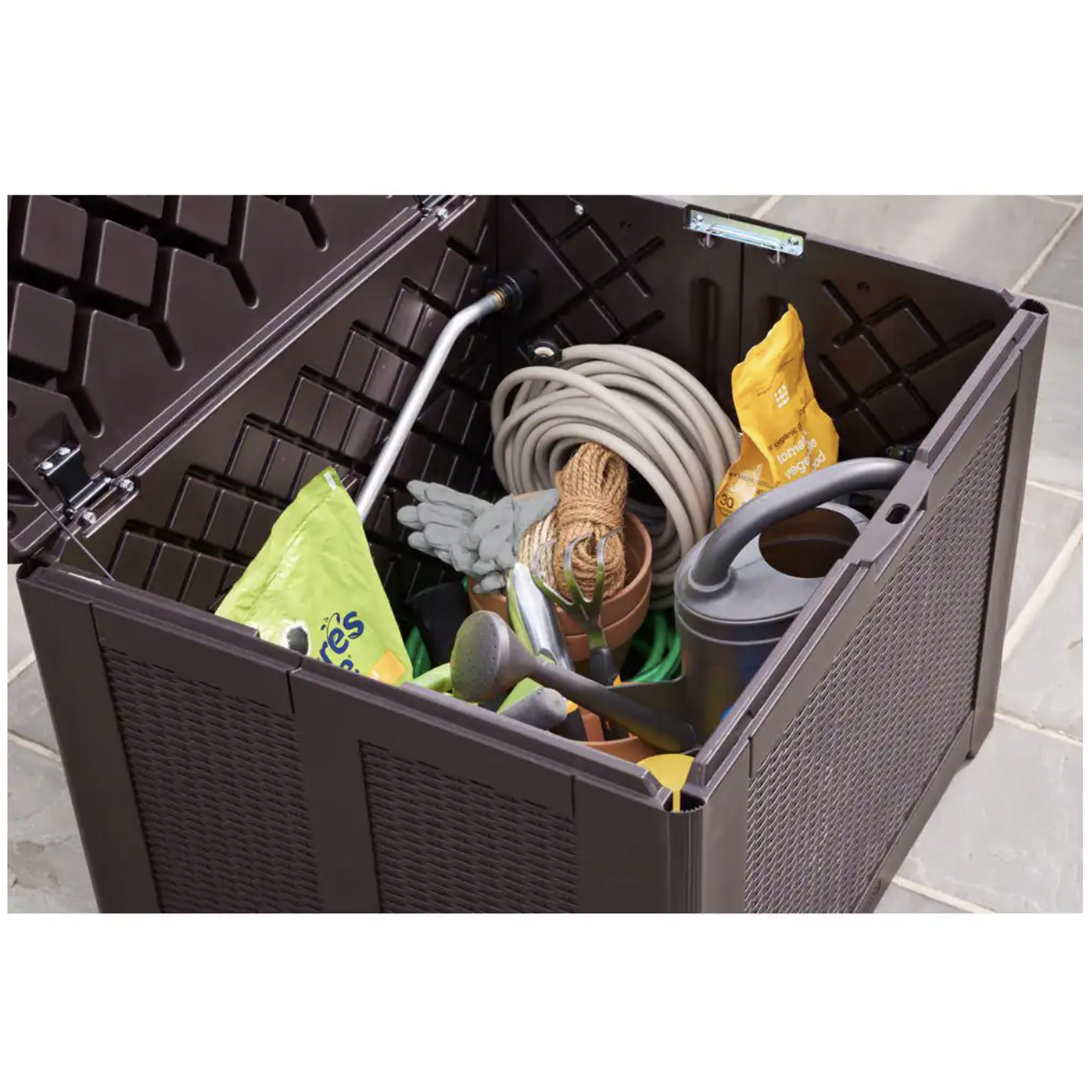 Rubbermaid 74 Gal. Medium Resin Deck Box