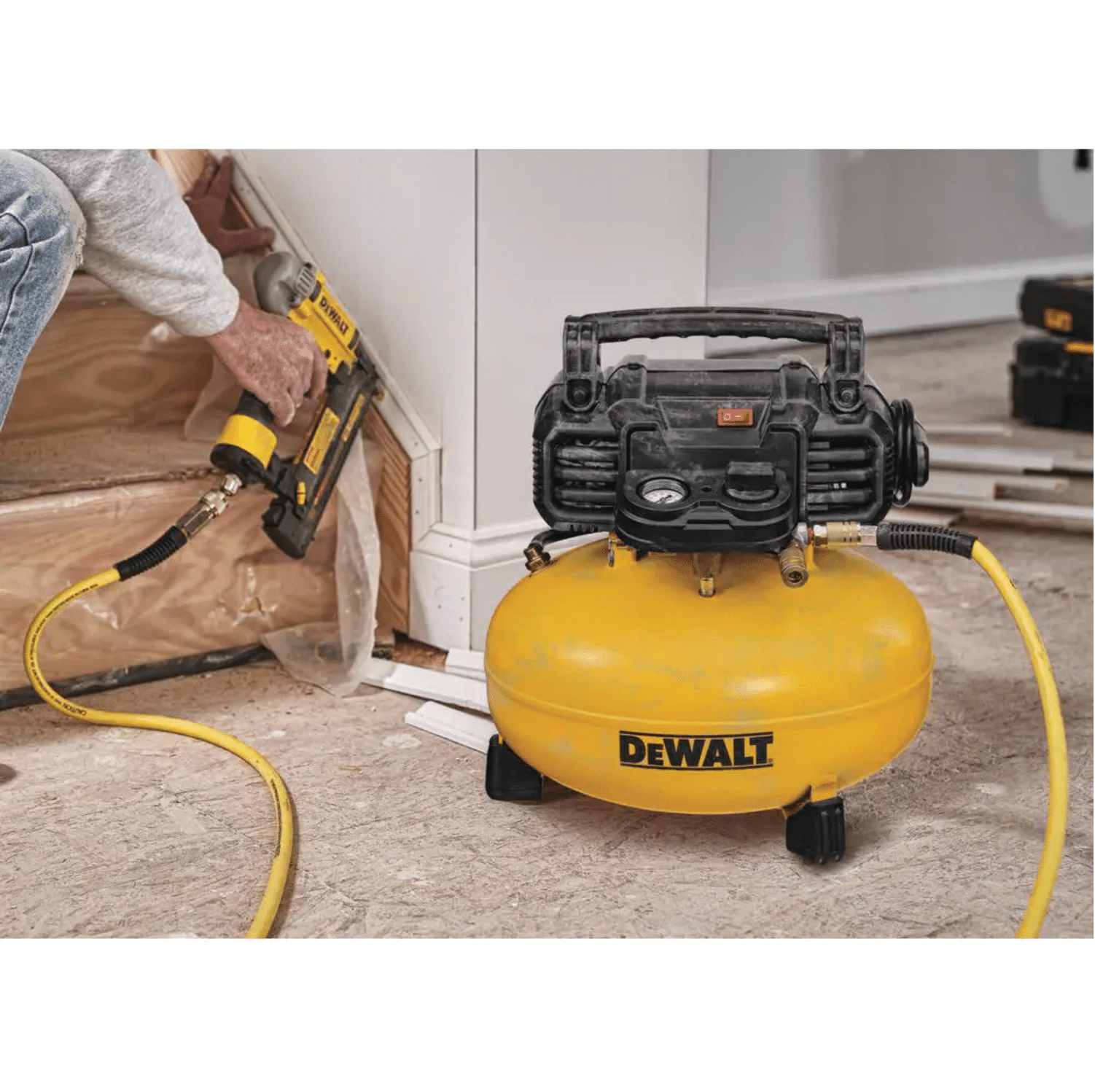 Dewalt Pancake Air Compressor 6 Gallon 165 PSI