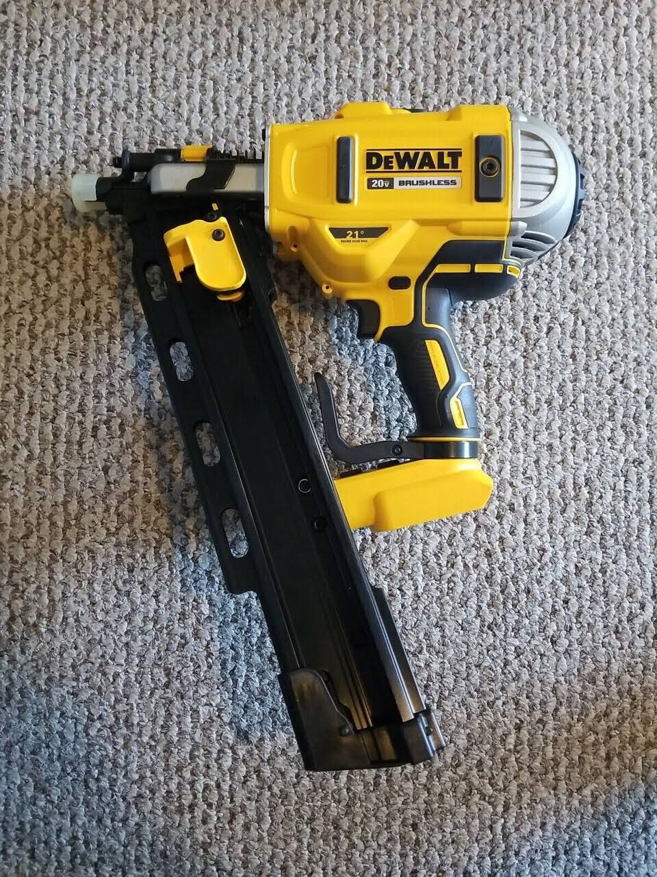 DeWalt 20V Max 21 Cordless Framing Nailer, Plastic, Collated DCN21PLB