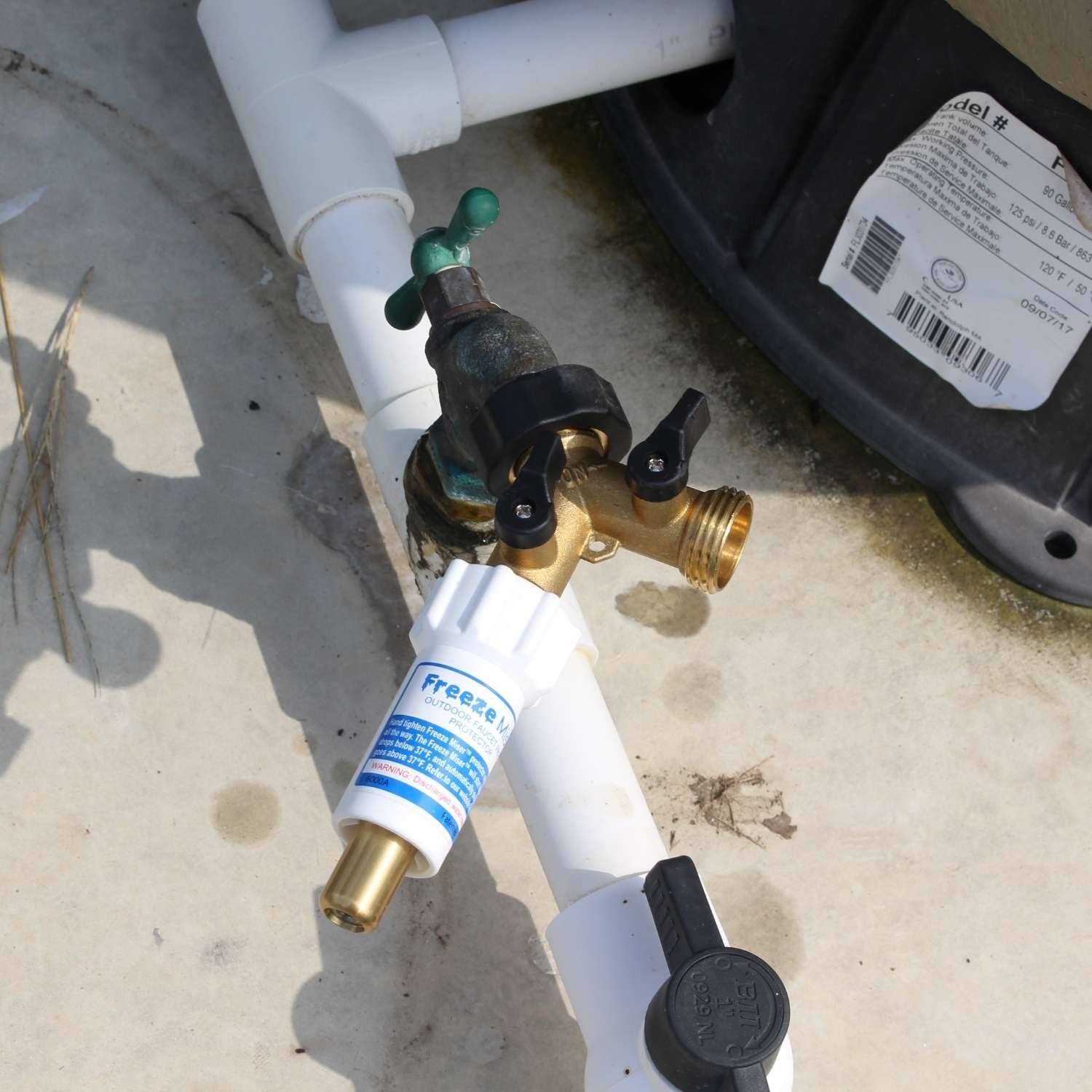 Freeze Miser 2-Way Y Valve Shut-Off inch Brass Hose Connector