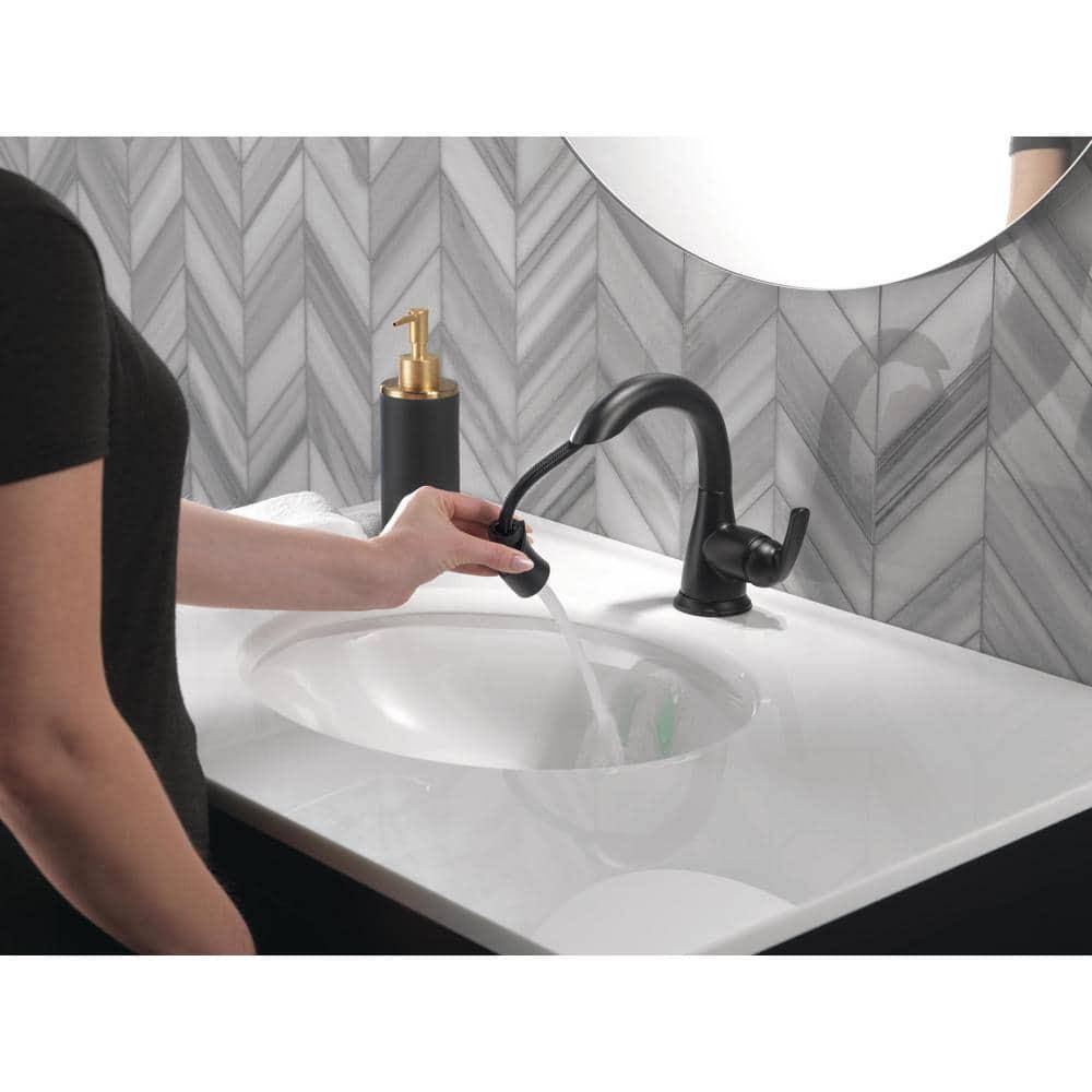 Delta Broadmoor Single Hole Single-Handle Bathroom Faucet with Pull-Down Sprayer in Matte Black