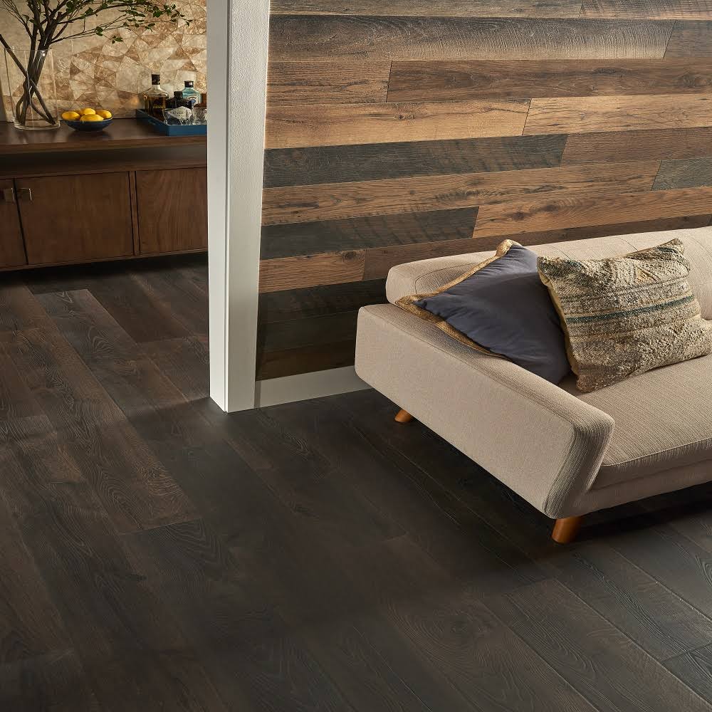 Pergo TimberCraft + WetProtect Antique Barnwood 12-mm T x 6-in W x 47-1/4-in L Waterproof Wood Plank Laminate Flooring (16.12-sq ft)