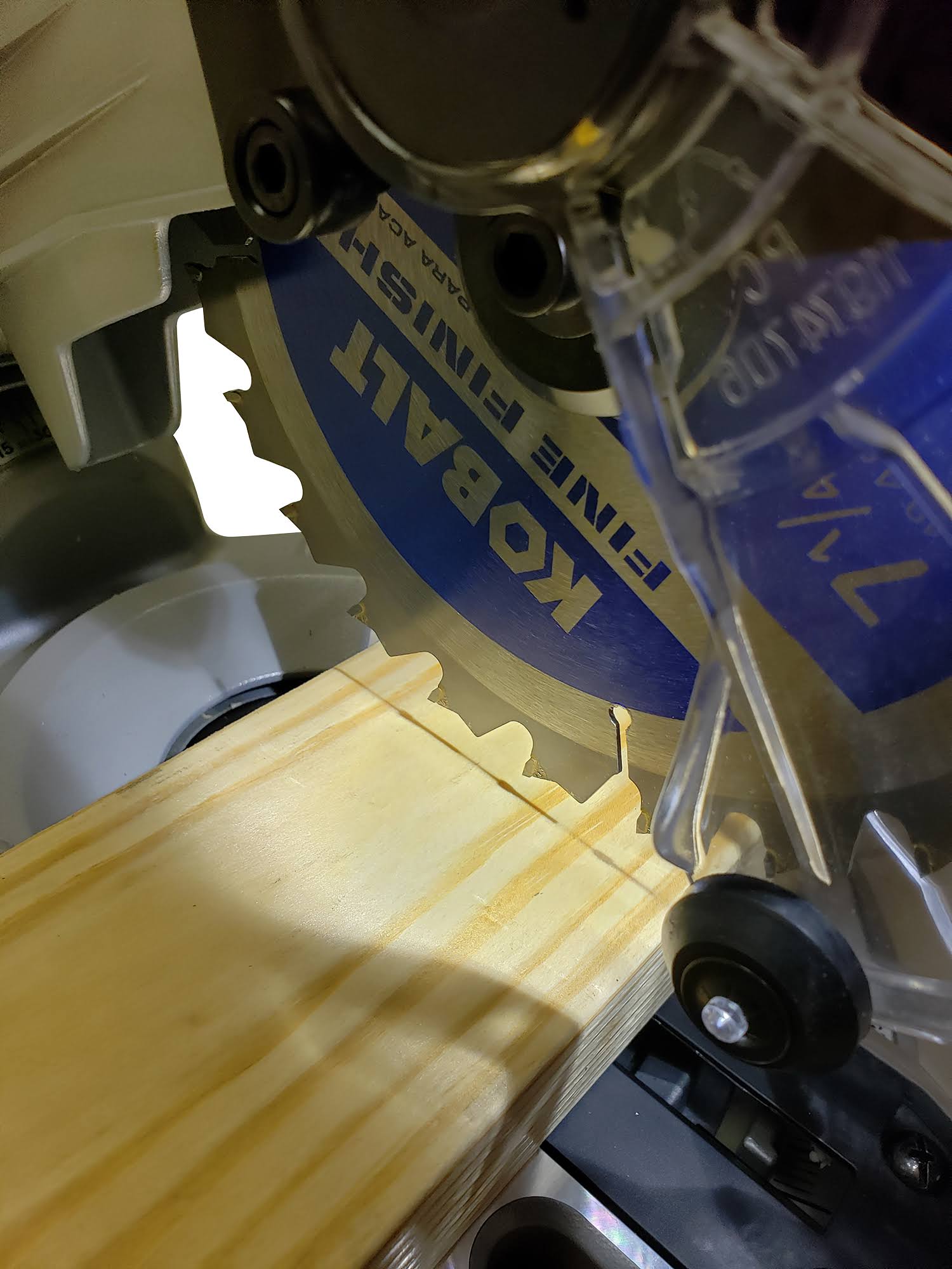 Kobalt 7-1/4-in 10-Amp Single Bevel Compound Corded Miter Saw