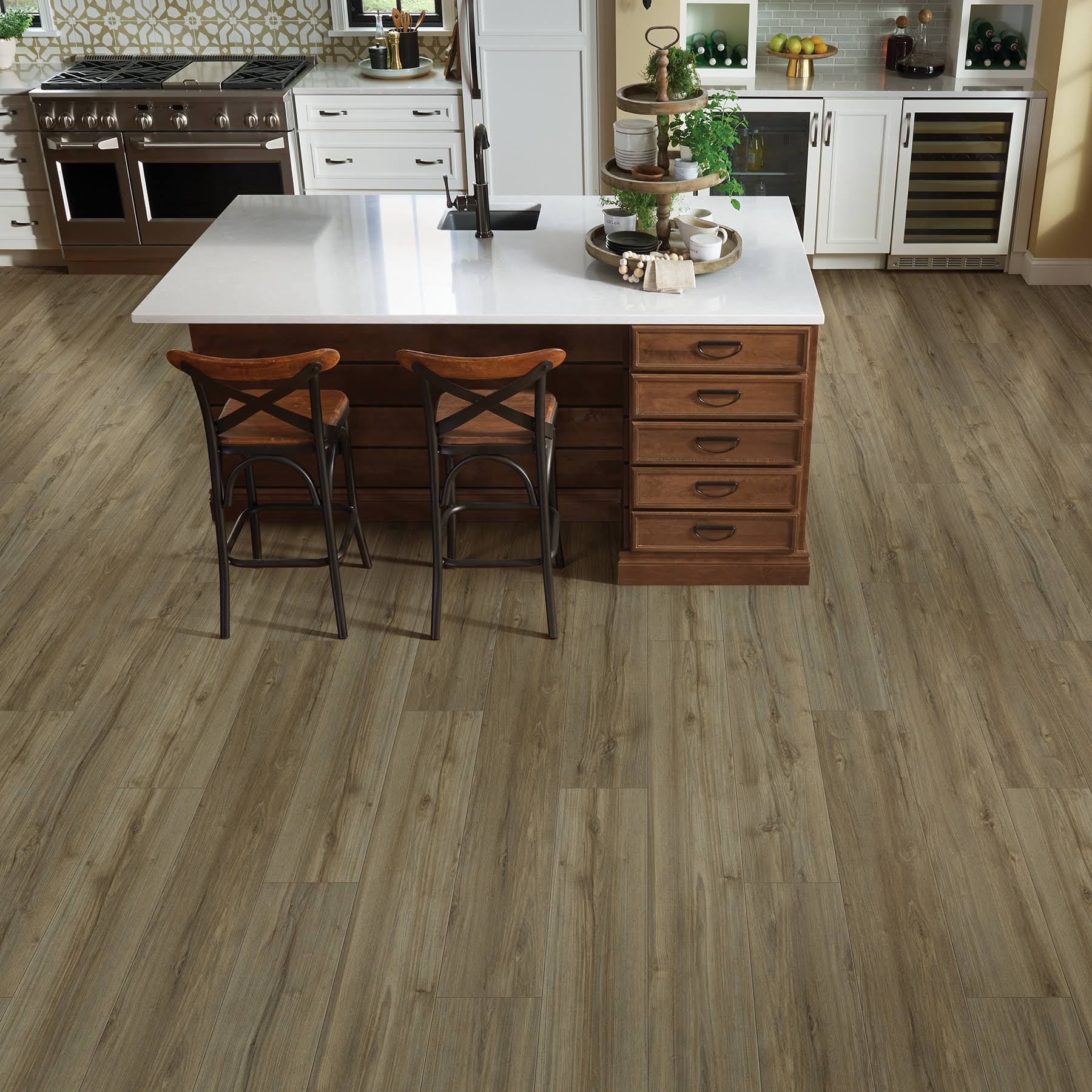SMARTCORE Ultra XL Southern Pecan 12-mil x 9-in W x 72-in L Waterproof Interlocking Luxury Vinyl Plank Flooring in Brown | LX93707206