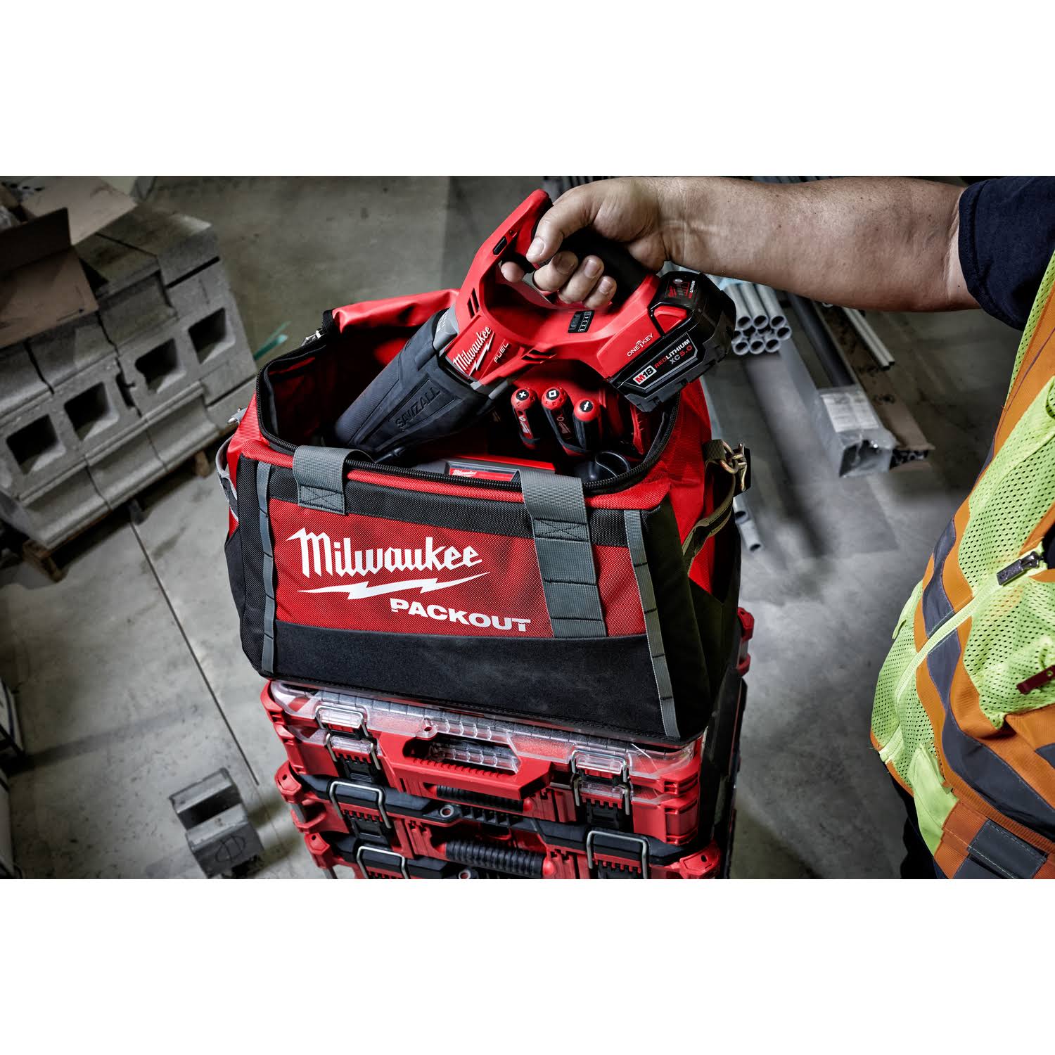 Milwaukee 48-22-8322 20 in. PACKOUT Tool Bag