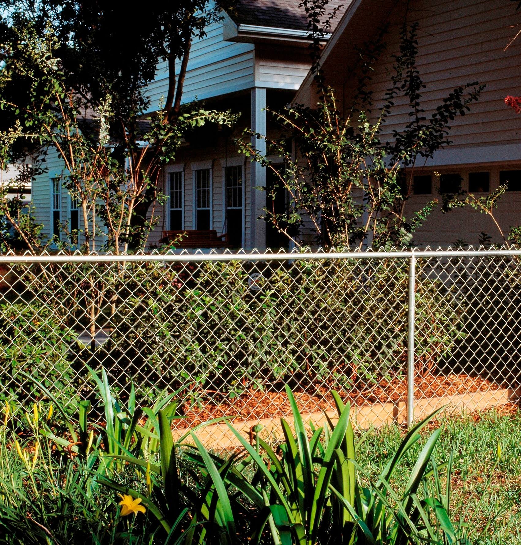 Lowe's 10-1/2-ft W 17-Gauge Galvanized Steel Chain Link Fence Rail | 58910235