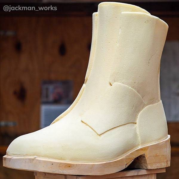 TotalBoat Liquid Urethane Foam Kit 2 lb Density, Closed Cell for Flotation &