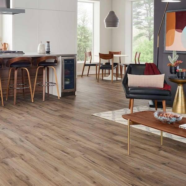 Pergo Outlast+ Linton Auburn Oak 12 mm T x 6.1 in. W Waterproof Laminate Wood Flooring (16.1 sqft/case)