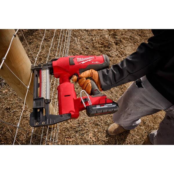 Milwaukee M18 Fuel 18-Volt Brushless Cordless Utility Fencing Stapler W/1-3/4 in. 9-Gauge Galvanized Staples 960 per Box (3-pack)