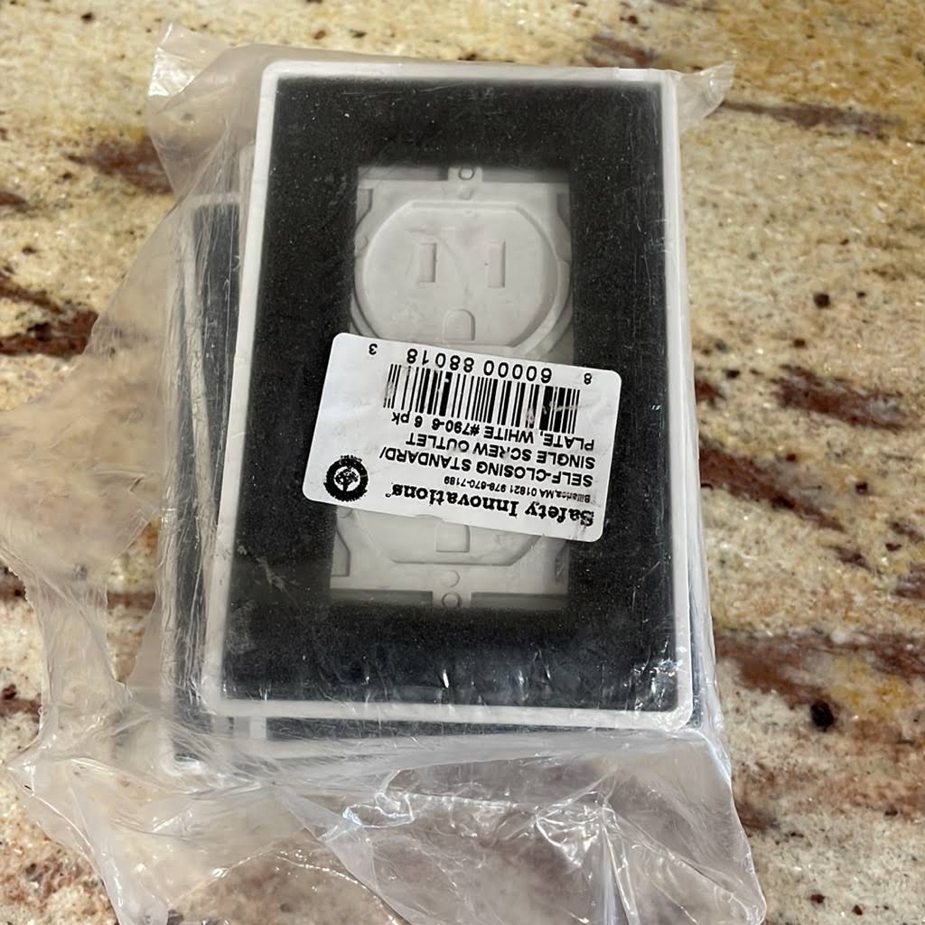 6-Pack Safety Innovations Self-Closing (1 Screw) Standard Outlet Covers- An Alternative to Wall Socket Plugs for Child Proofing Outlets, (White)