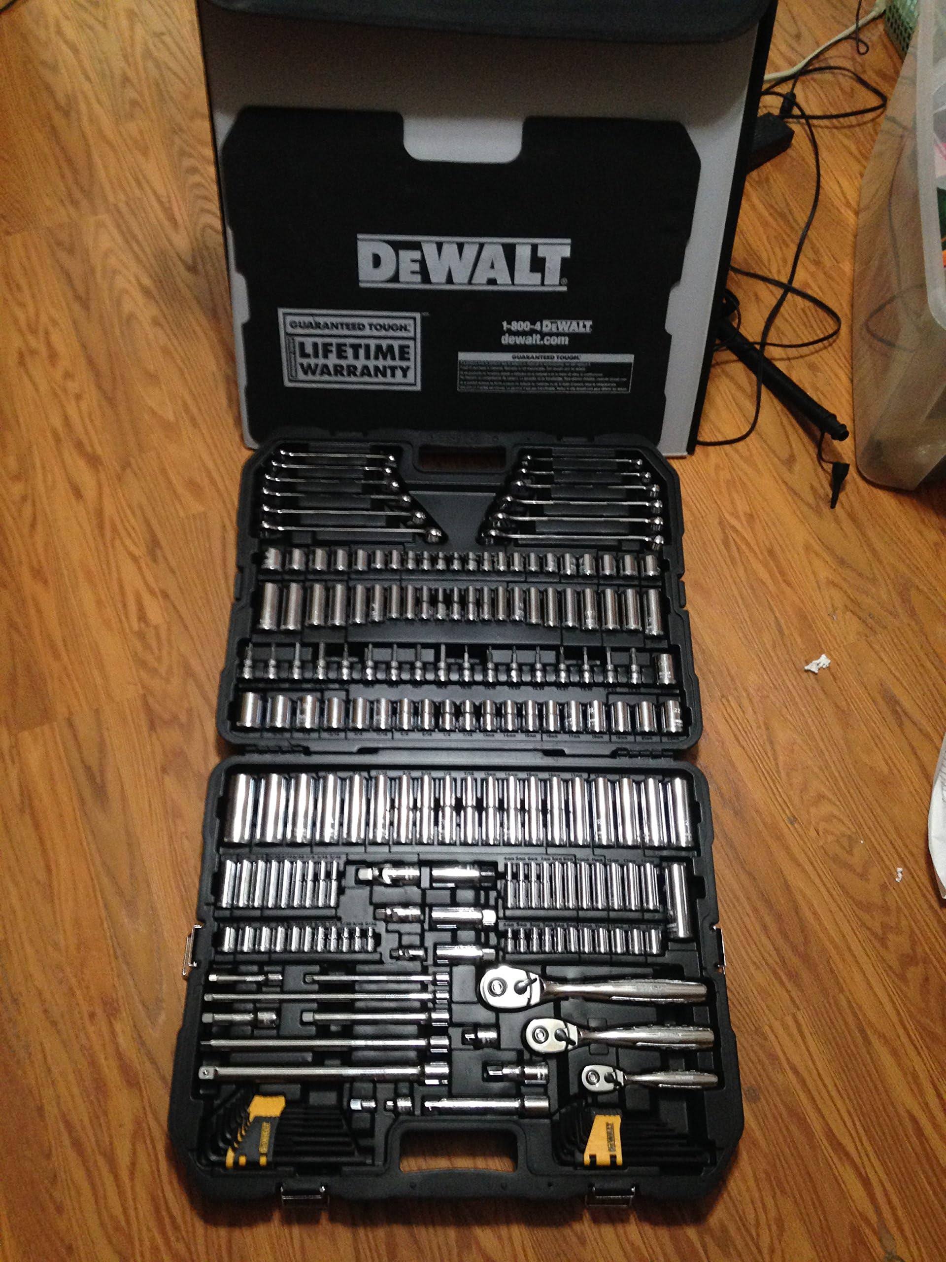 DeWalt DWMT72165 204 Piece Mechanics Tool Set