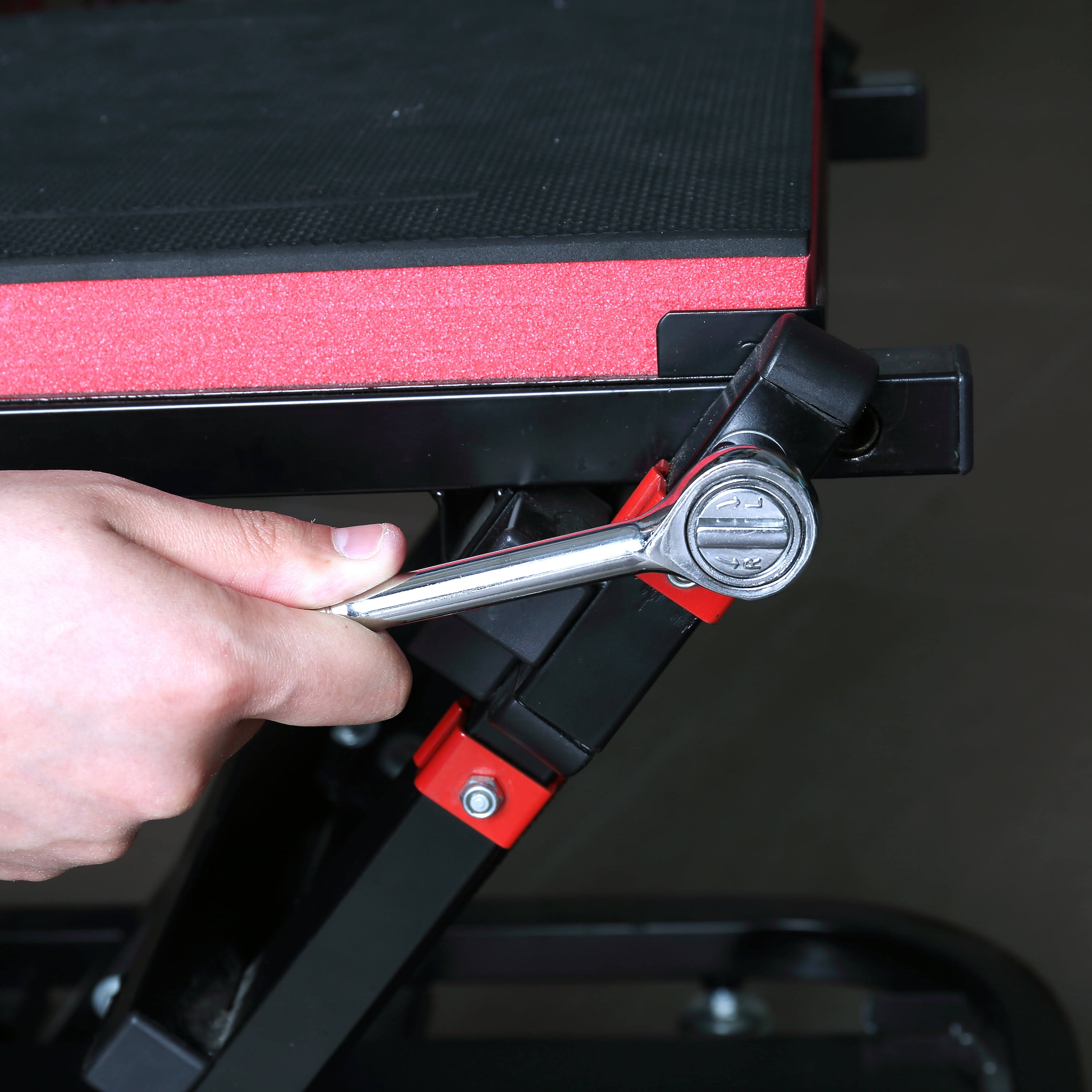 Hyper Tough 54 Piece 1/4 and 3/8 inch Drive Socket Set 8UJ0004G