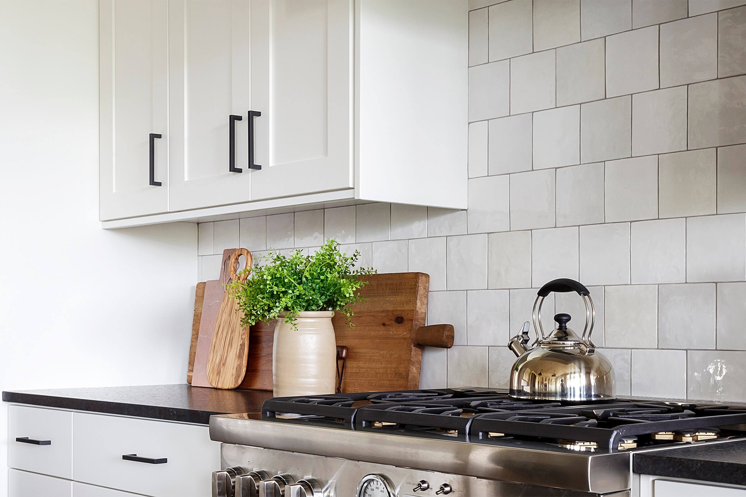 Bedrosians Cloe 5 inch x 5 inch Glossy Wall Tile in White