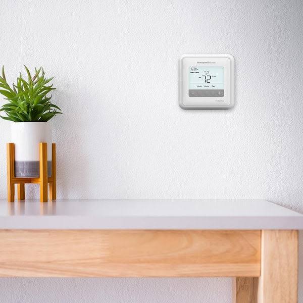 Honeywell T4 Pro 5-Day to 2-Day Programmable Thermostat 1/Heat 1/Cool