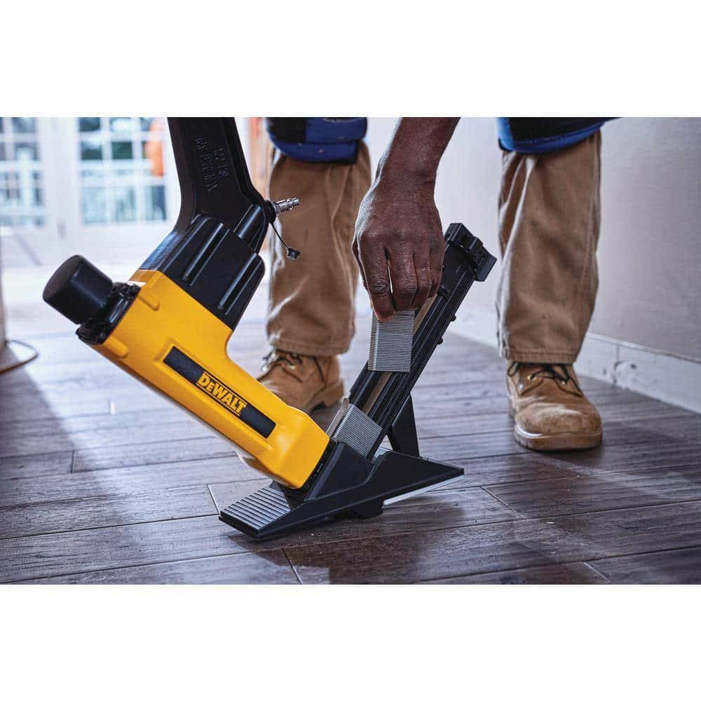 DeWalt DWFP12569 2 in 1 Flooring Tool