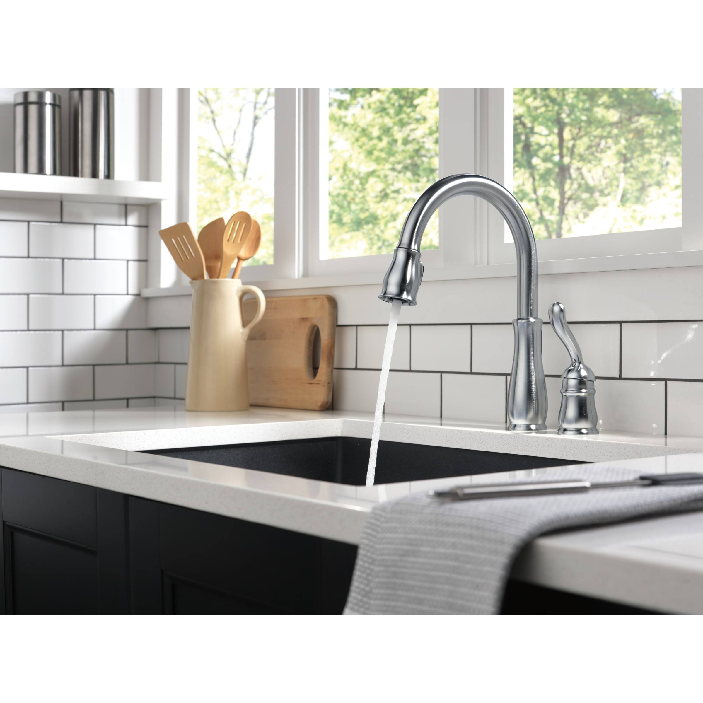 Delta 978-AR-DST Leland Single Handle Pull-Down Kitchen Faucet Arctic Stainless