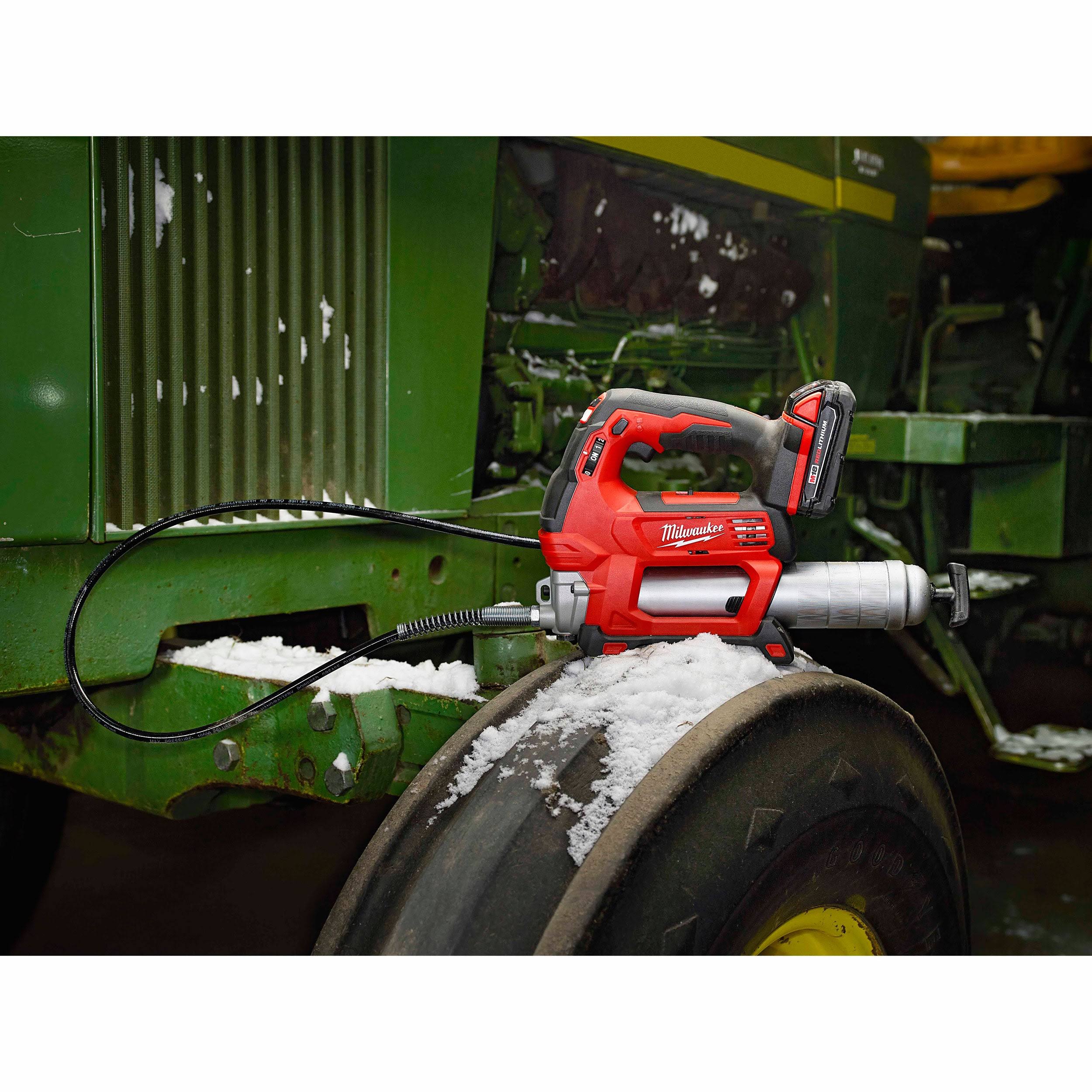 Milwaukee M18 Cordless Grease 2 Speeds Gun Kit, 18 V