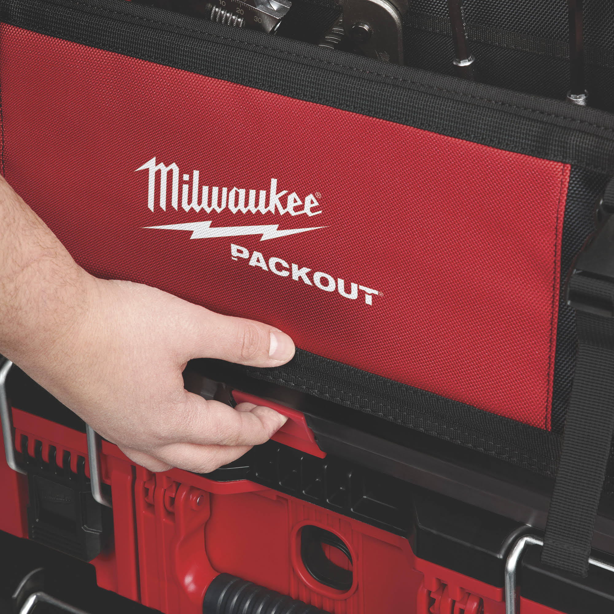 Milwaukee 48-22-8320 20 in PACKOUT Tote