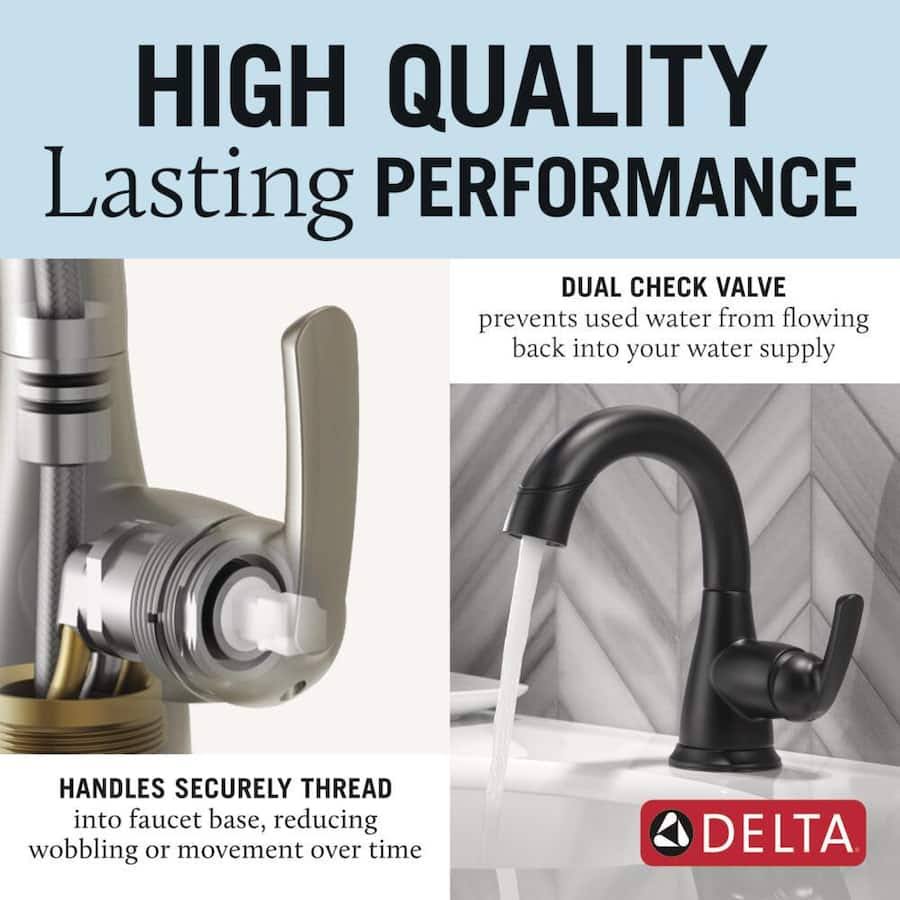 Delta Broadmoor Single Hole Single-Handle Bathroom Faucet with Pull-Down Sprayer in Chrome Grey
