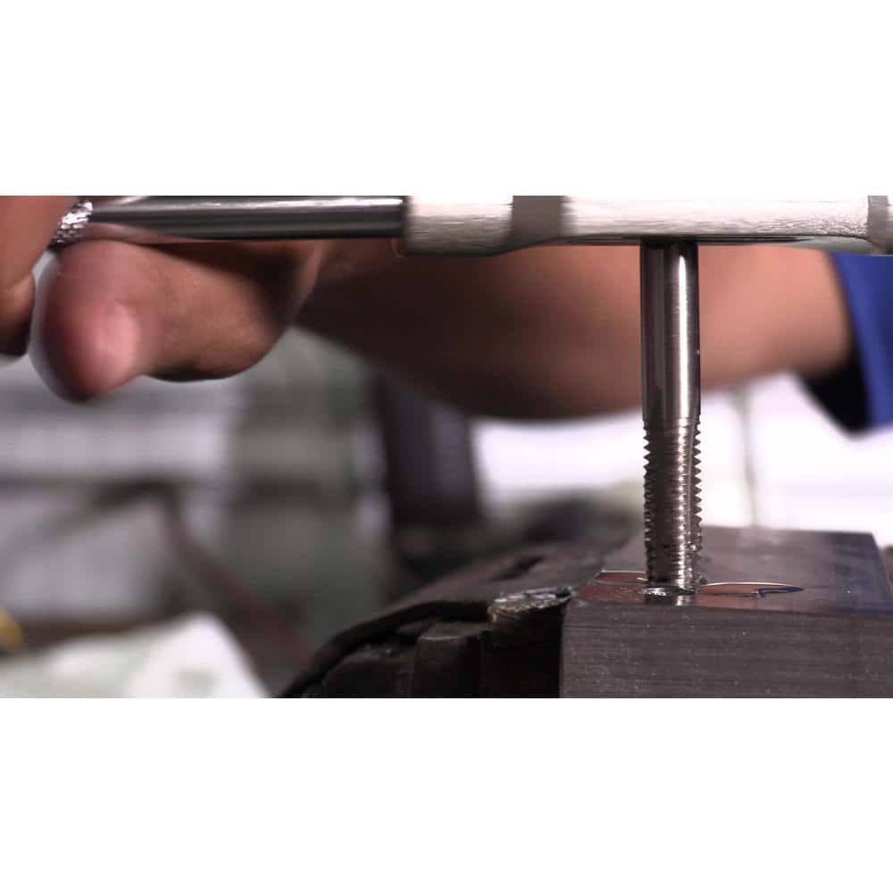 Drill America 1-1/2 in.-11-1/2 Carbon Steel NPT Pipe Tap