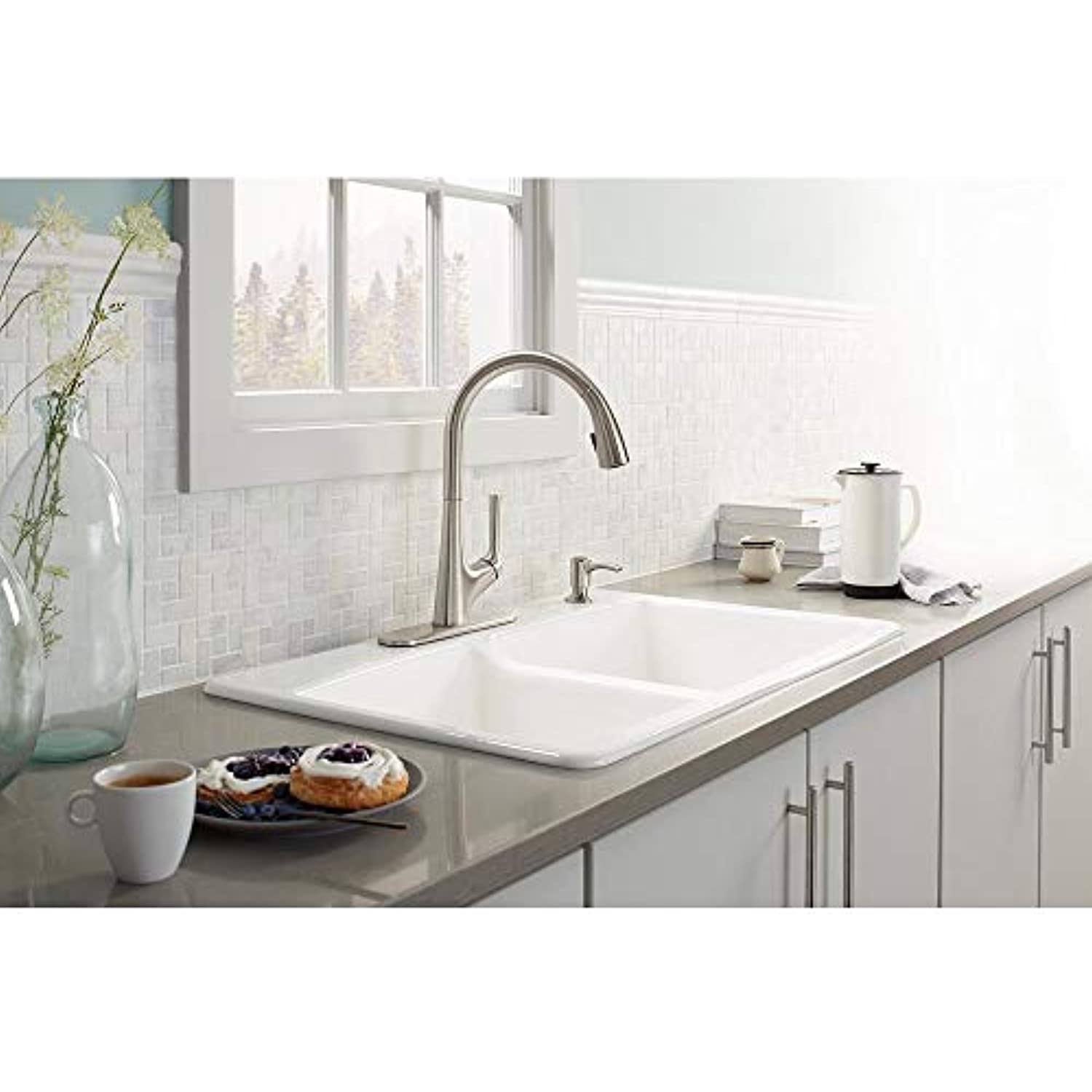 Kohler Elmbrook Single-Handle Pull-Down Sprayer Kitchen Faucet in Vibrant