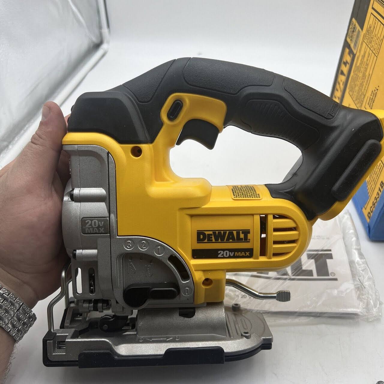 DeWalt Cordless Jig Saw- 20V Max Li Ion DCS331B