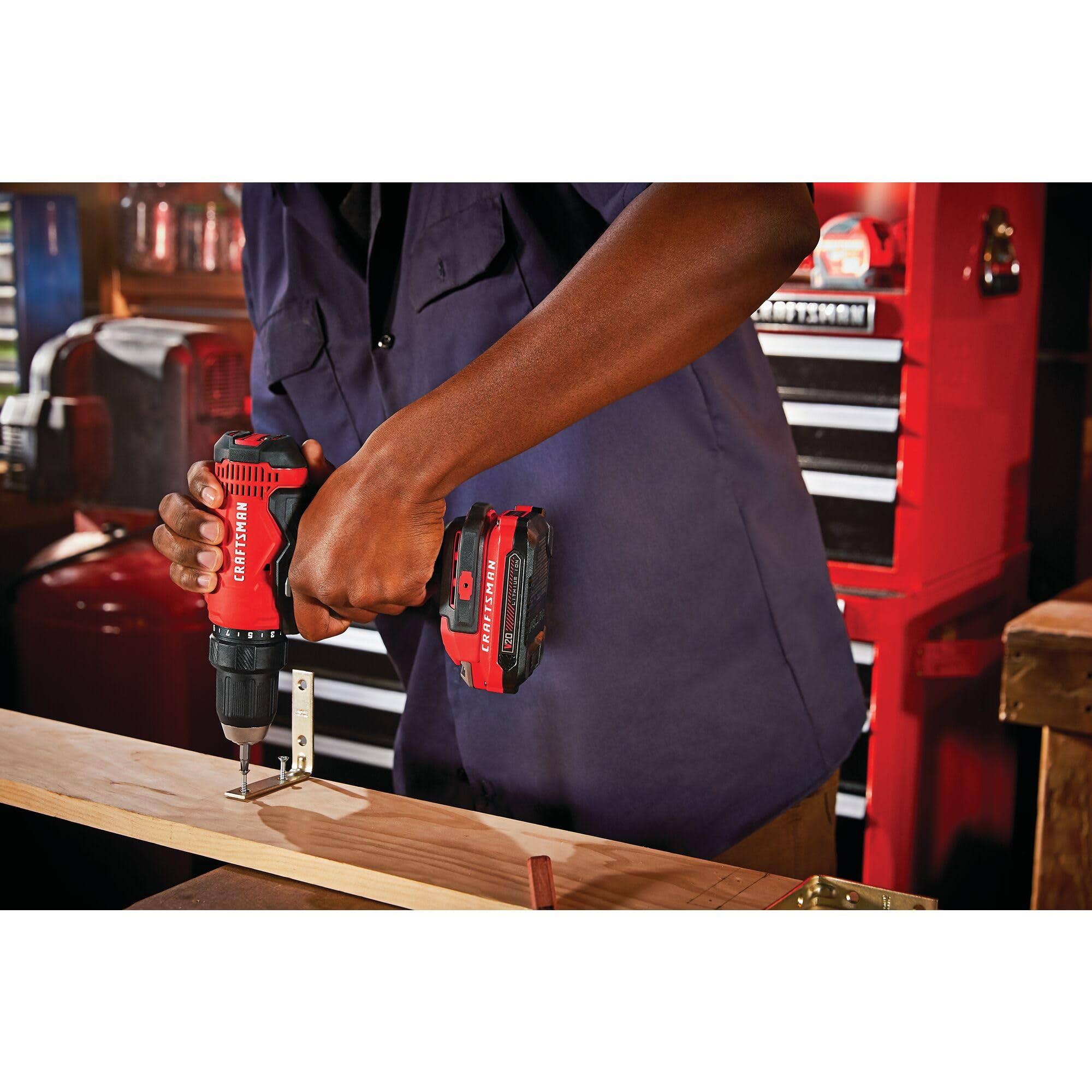 Craftsman V20 Cordless Drill/Driver Kit (CMCD701C2)