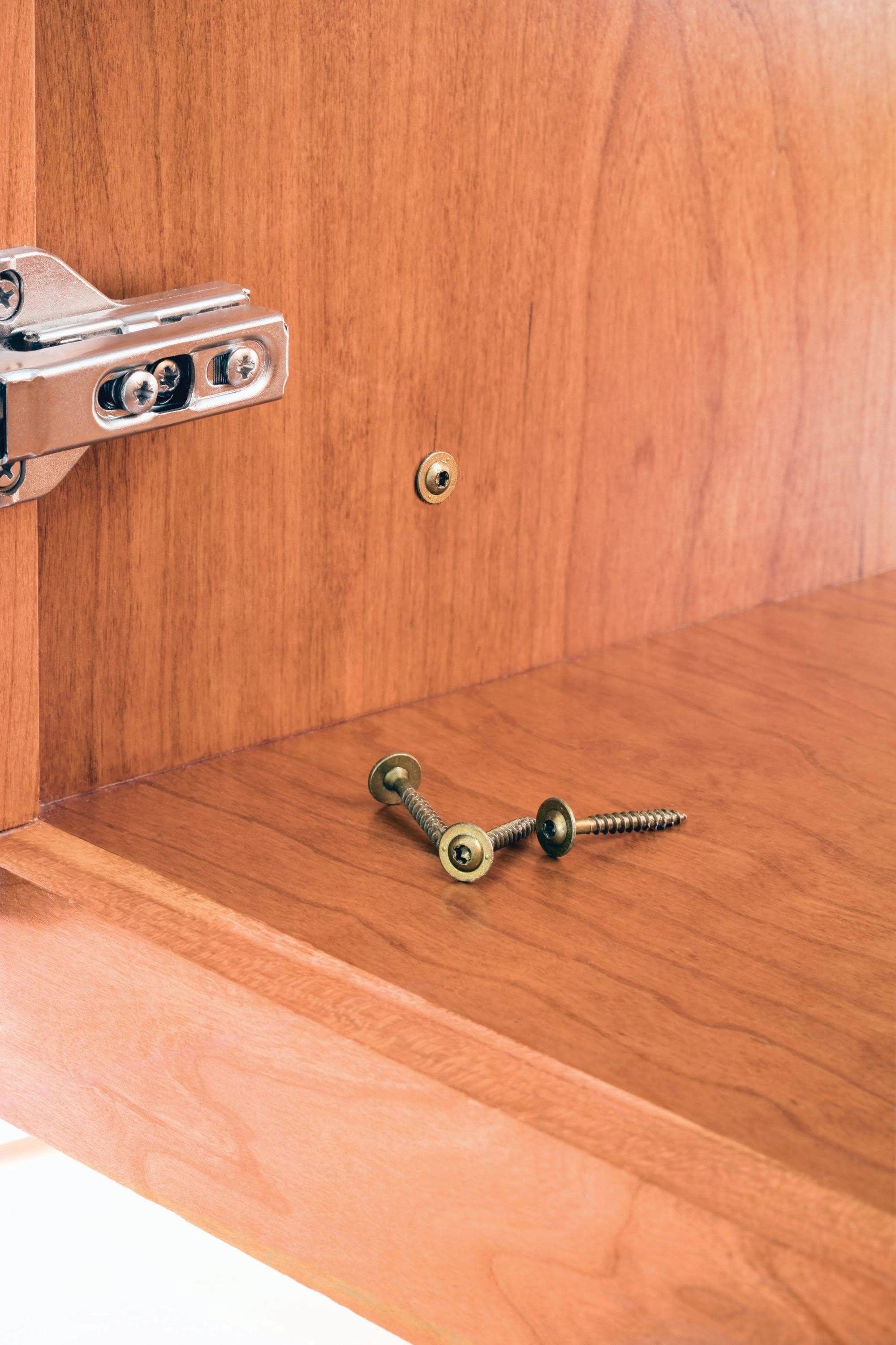 GRK 120660 White Cabinet Screw, #8 x 2-1/2