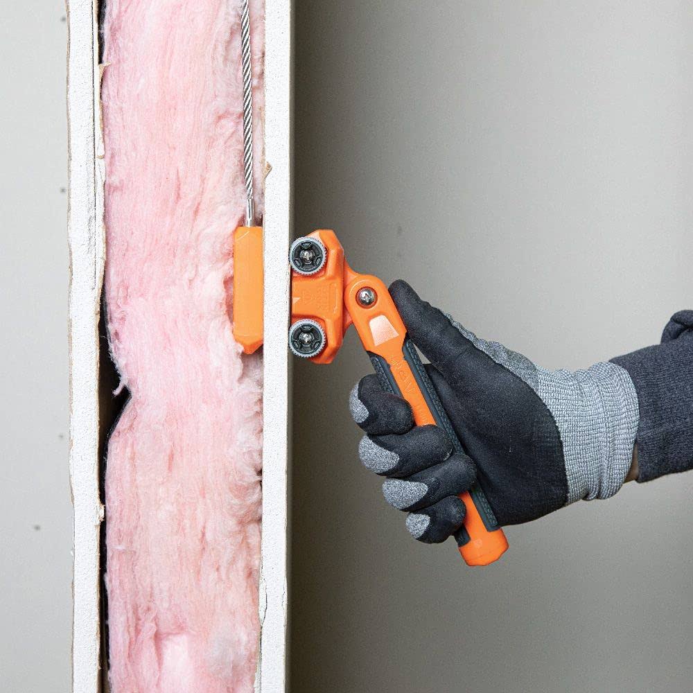 Klein Tools 80051 Wire Puller Kit with 30-Foot Glow Fish Rod and Magnetic Wire Puller, 2 Piece