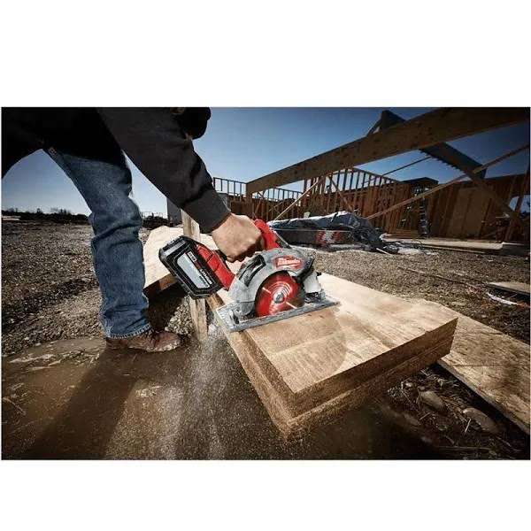 Milwaukee 2732-20 M18 Fuel 18 Volt Lithium-Ion 15 Amp 7-1/4 inch Cordless Circular Saw