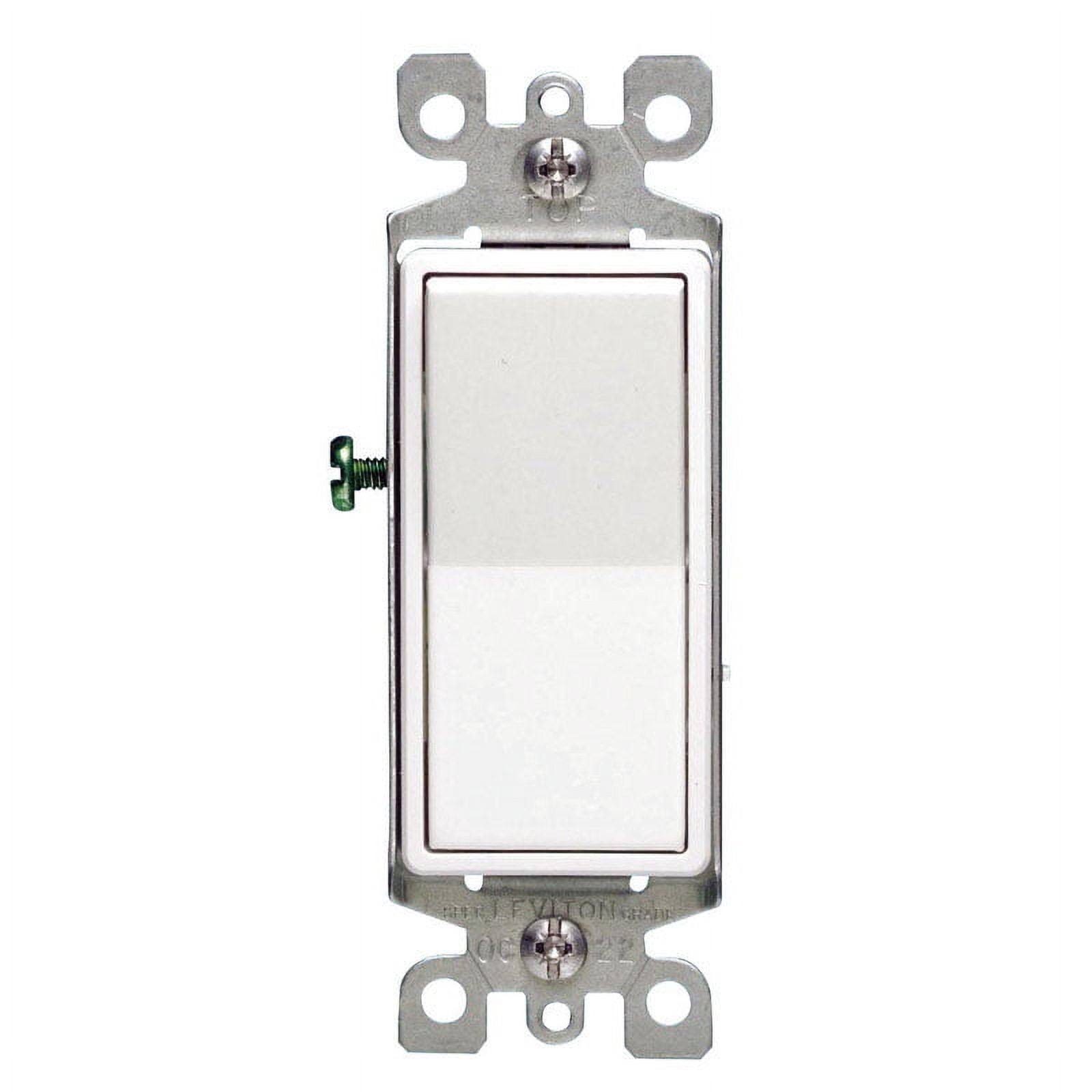 Leviton Decora 15 Amp 4-Way Switch- White