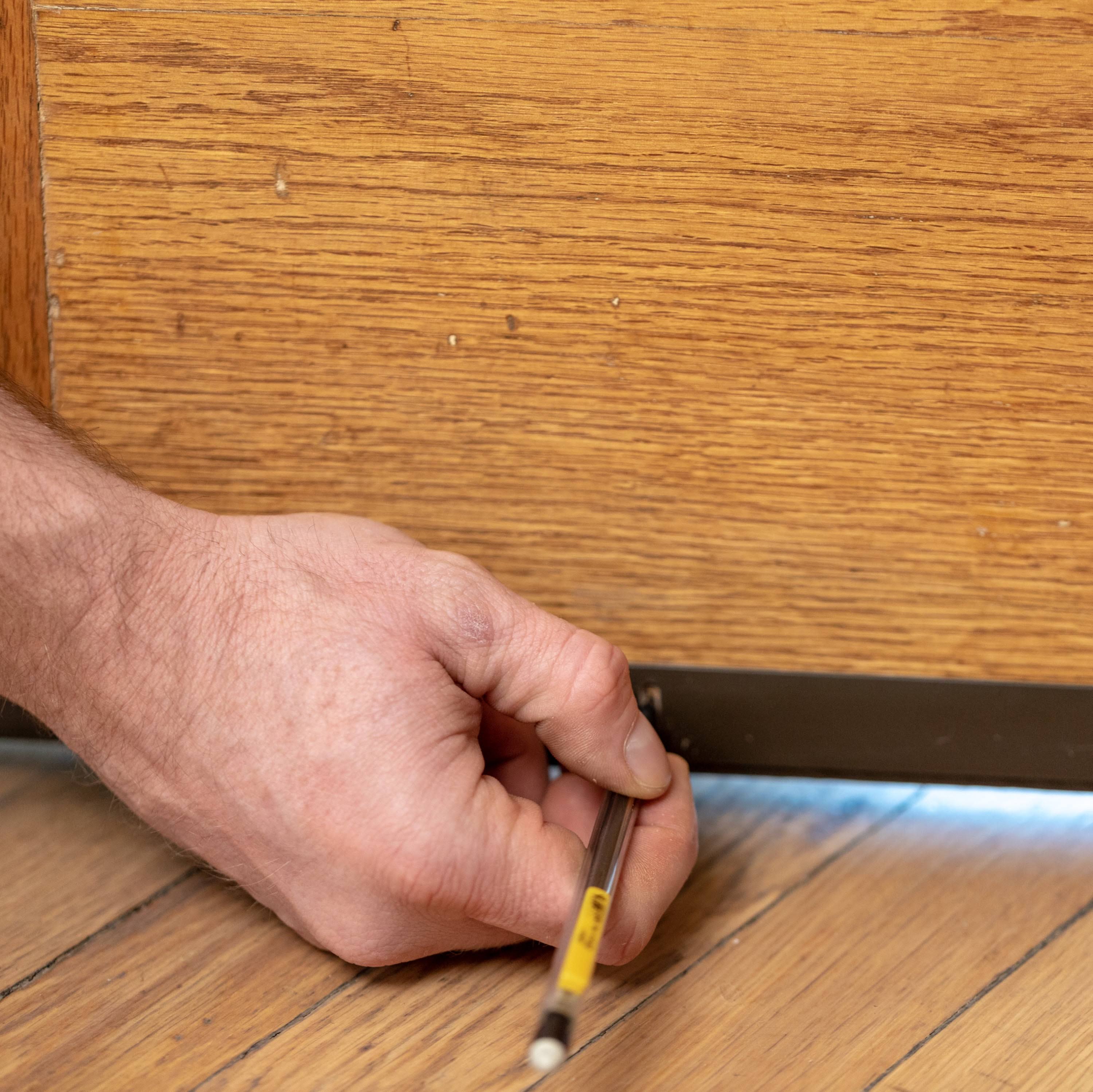 Duck Brand 284441 Heavy Duty Door Shoe Seal, 1.75-Inch x 36-Inch, Brown