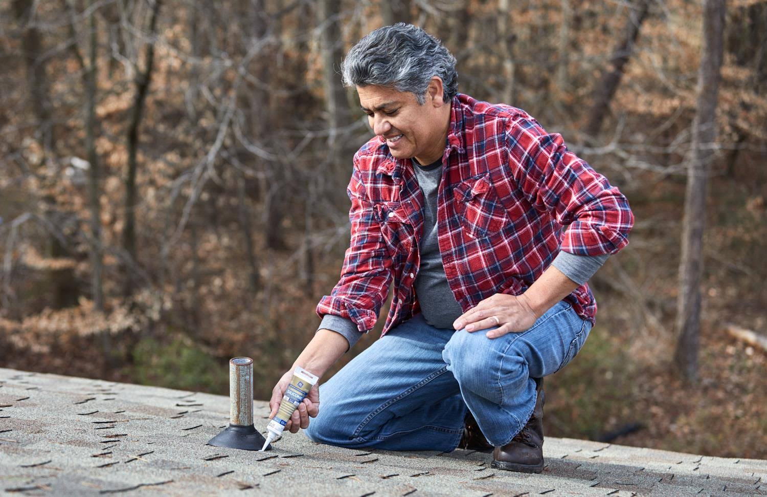 GE GE500 Silicone II Window & Door Caulk, Clear, 2.8 oz