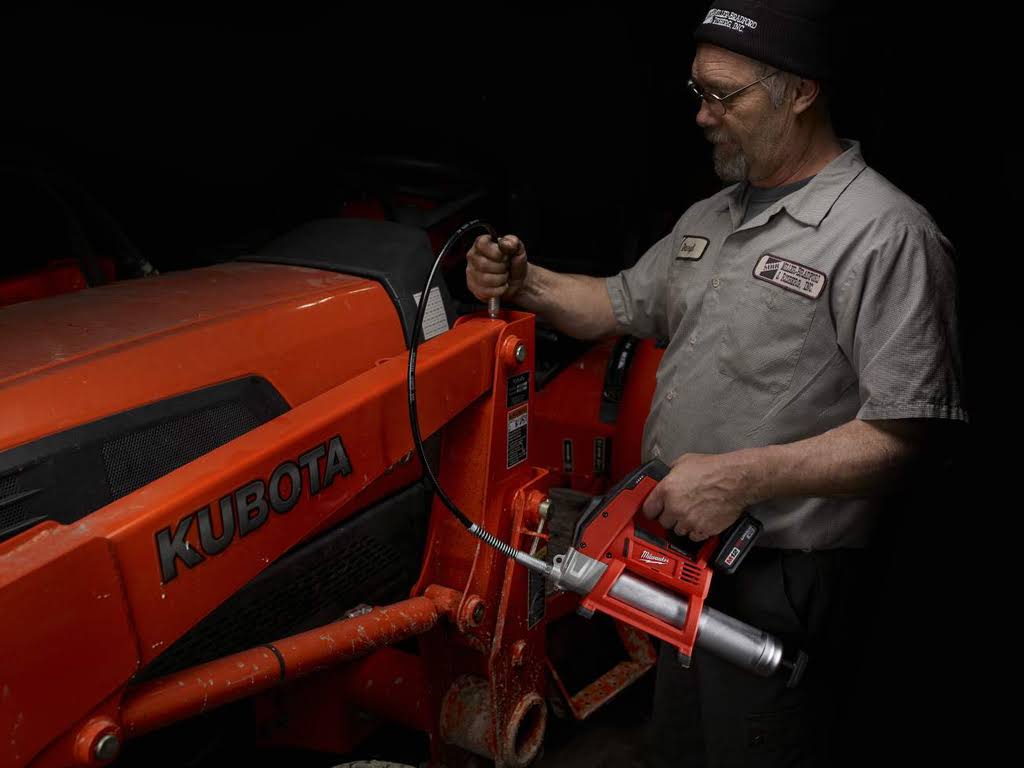 Milwaukee 2446-20 M12 Cordless Grease Gun