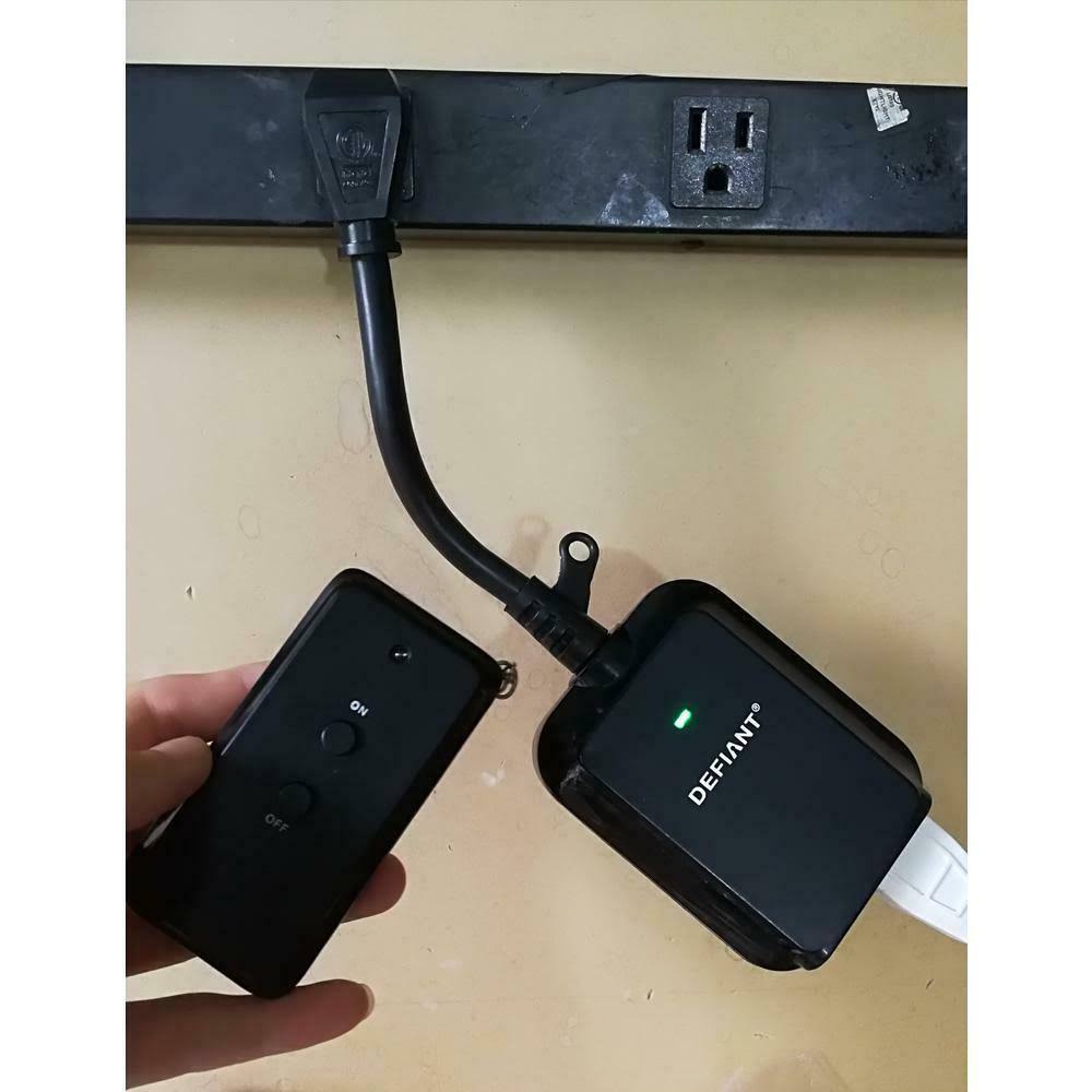 Defiant Wireless Indoor/Outdoor Remote Control with 3 RCV