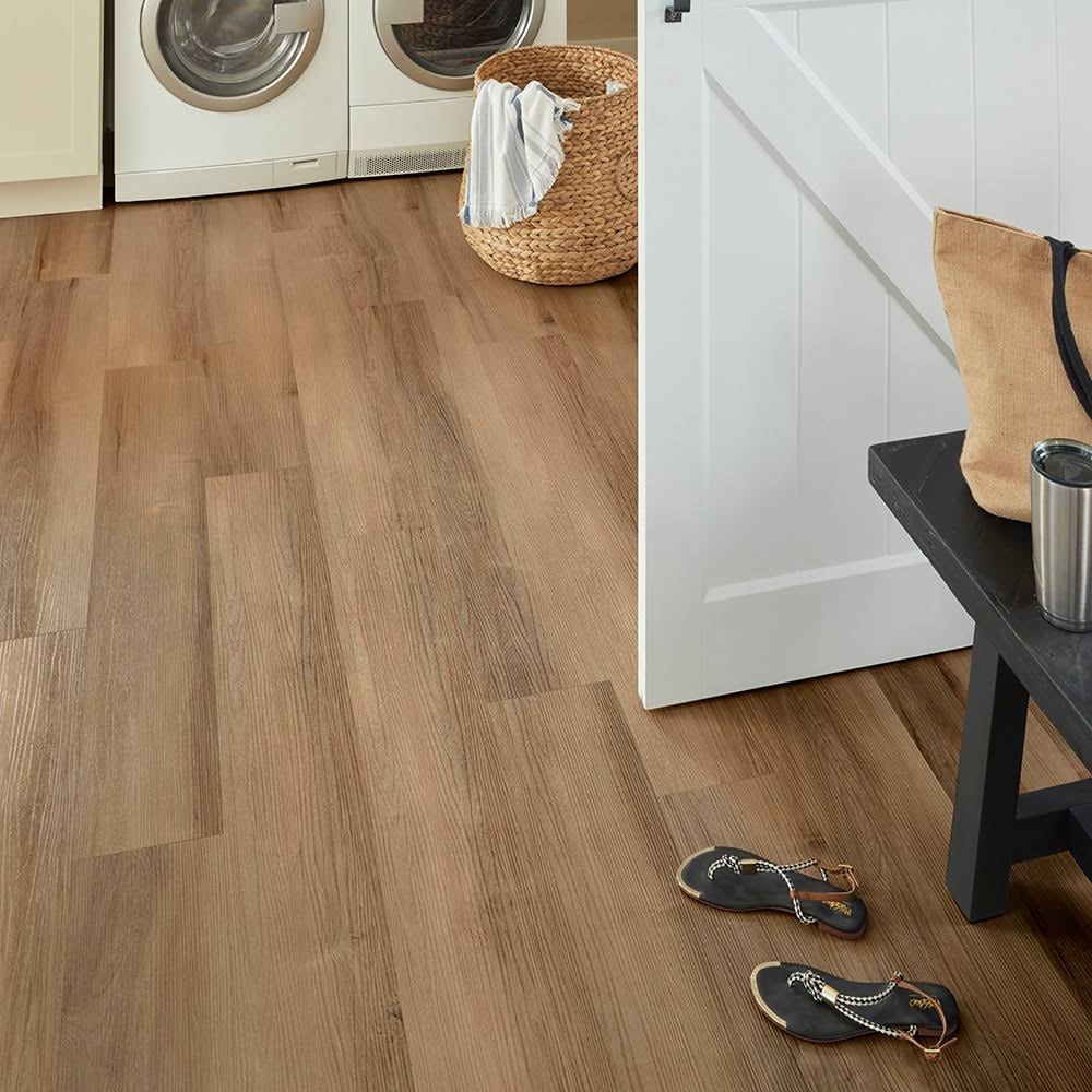 STAINMASTER Vernon Hickory 12-mil x 7-3/32-in W x 47-in L Waterproof Interlocking Luxury Vinyl Plank Flooring in Brown | LSM02-330