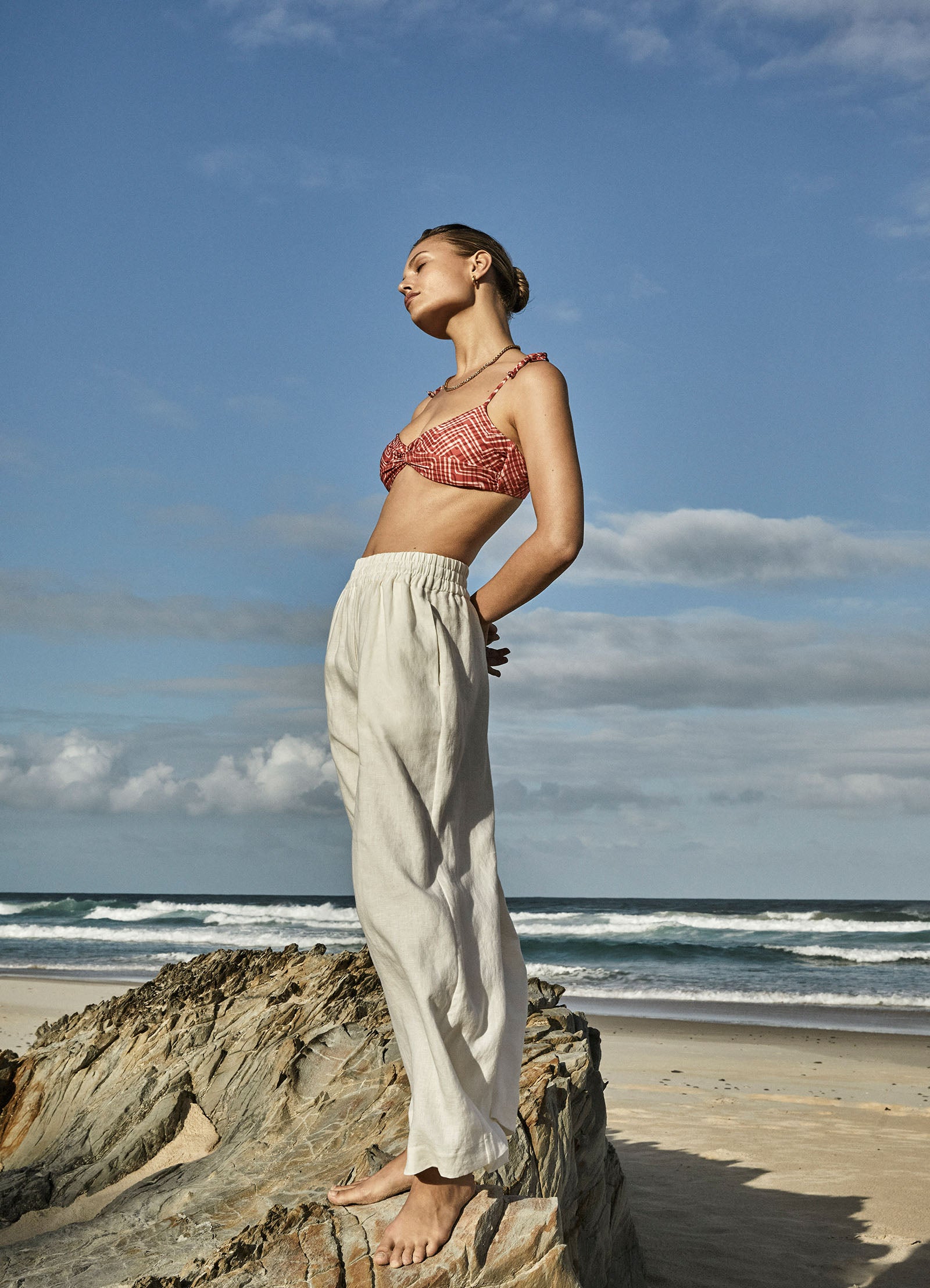 Bonita Twist Front Top - Maple