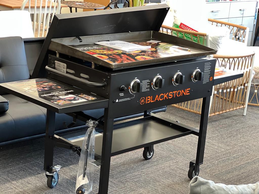 Blackstone 4-Burner 36 Griddle Cooking Station with Hard Cover - LIDL