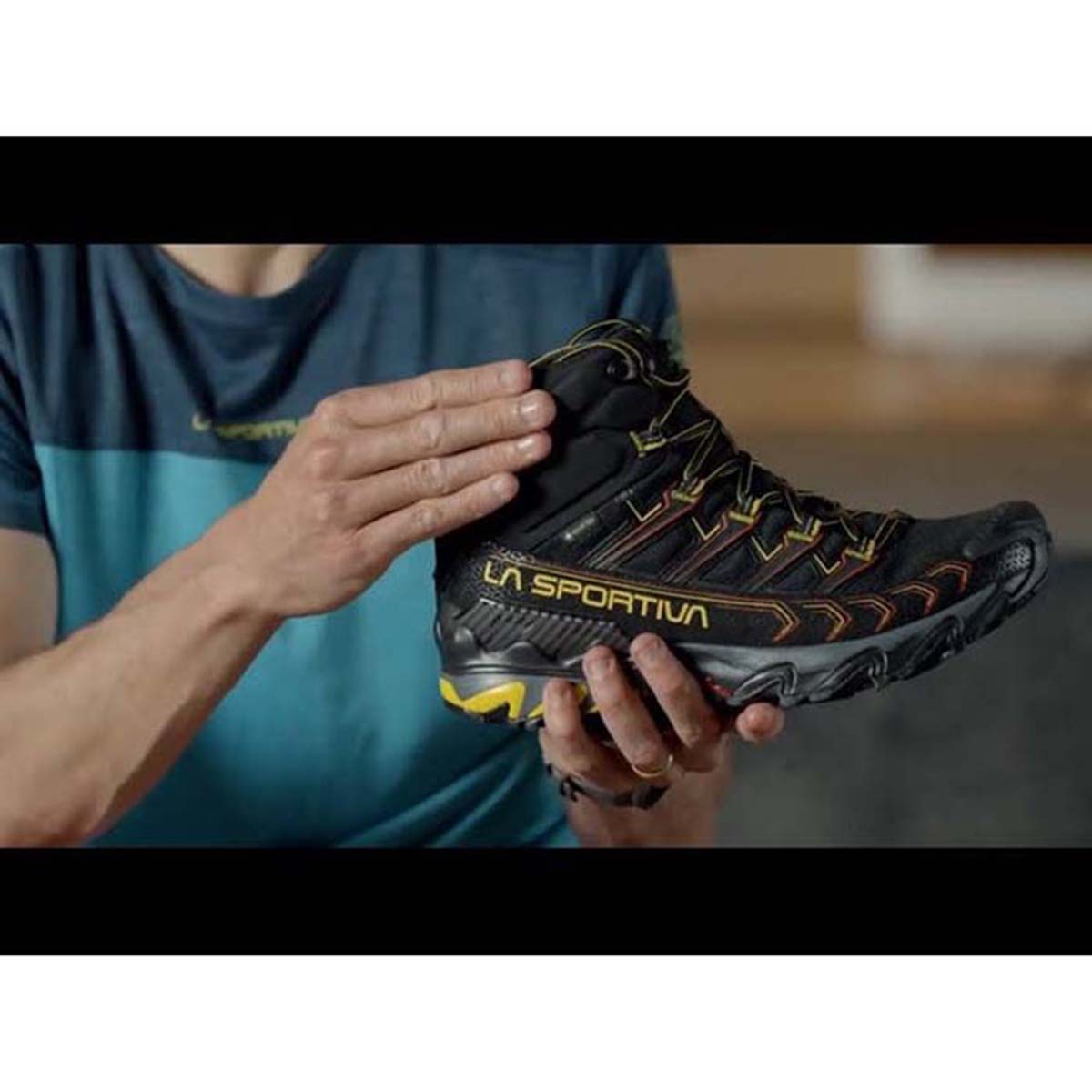 La Sportiva Ultra Raptor II Mid GTX Mens Hiking Shoes Black