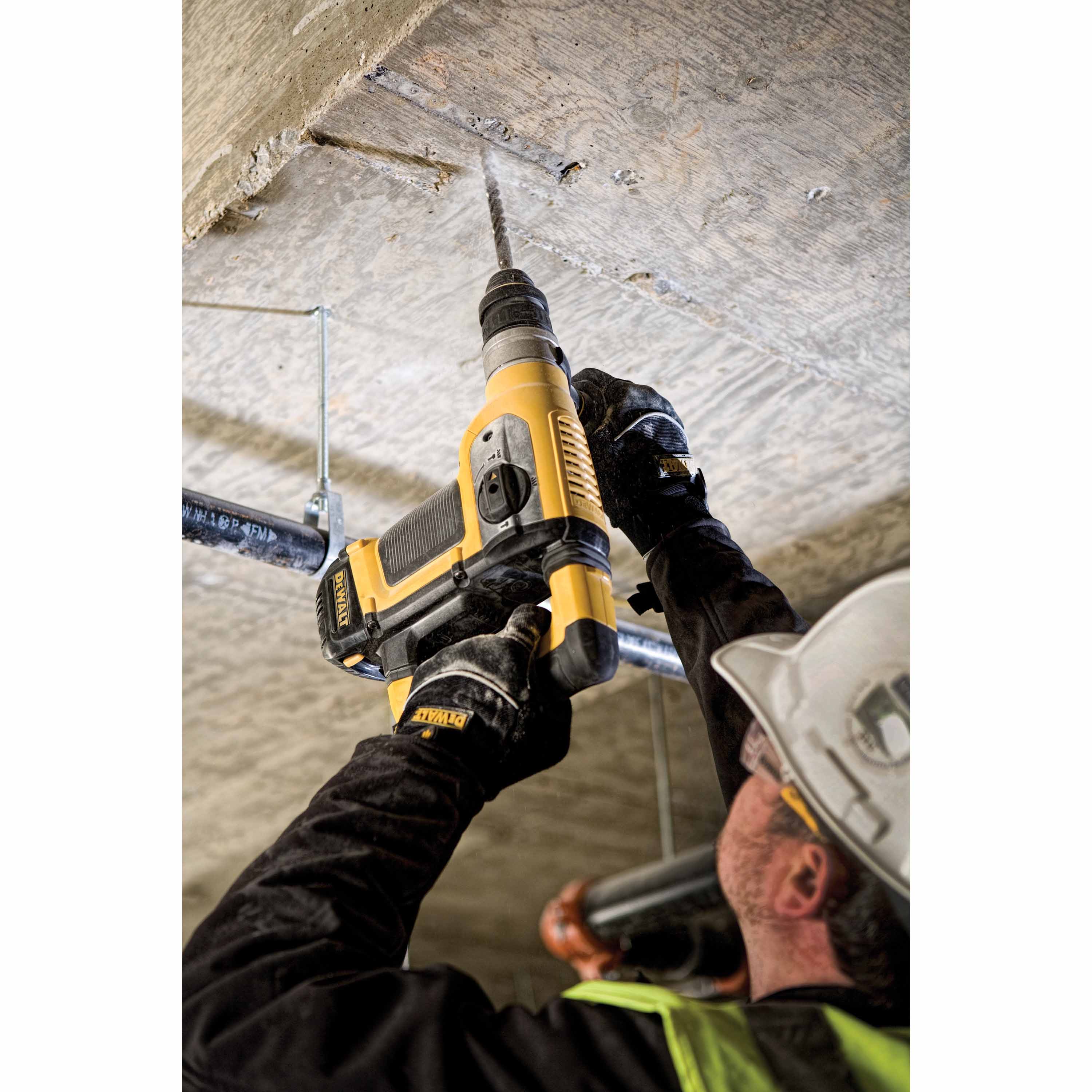 Dewalt D25416K Low Vibration 1-1/8 SDS Combination Hammer, 9.0 Amp