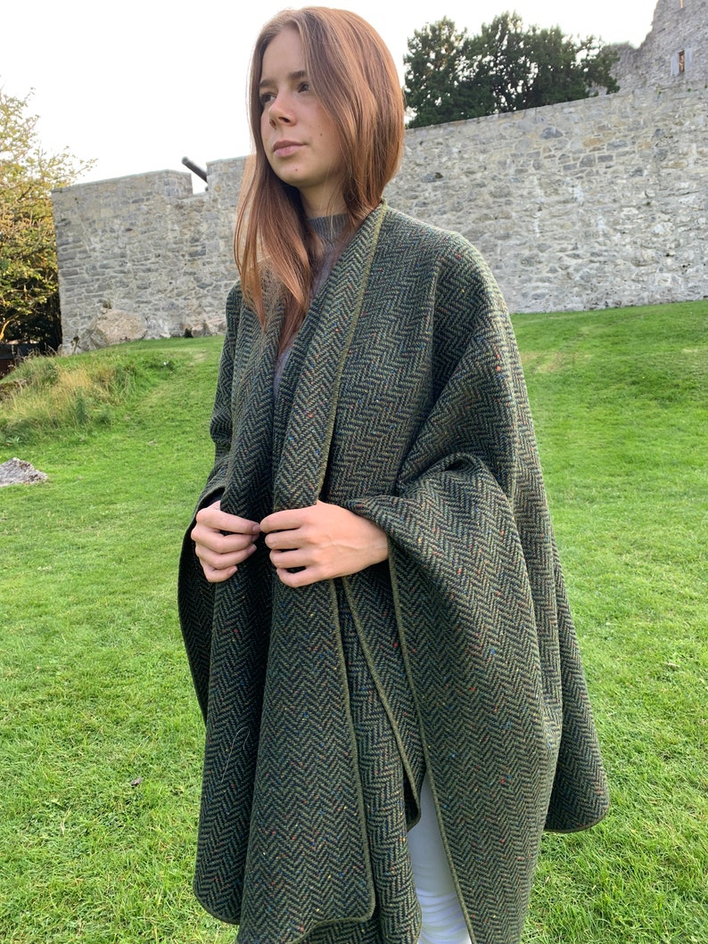 Irish Donegal Tweed Wool Ruana, Wrap, Cape, Cloak, Arisaid - Speckled Forest Green Herringbone - Unisex - Heavy Tweed - HANDMADE IN IRELAND