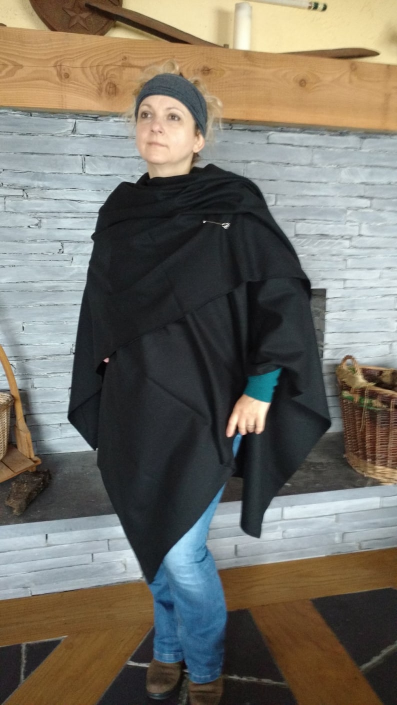 Irish Tweed Wool Ruana, Wrap, Cape, Arisaid , Rectangle Cloak - Black - 100% Pure New Wool - unisex - HANDMADE IN IRELAND